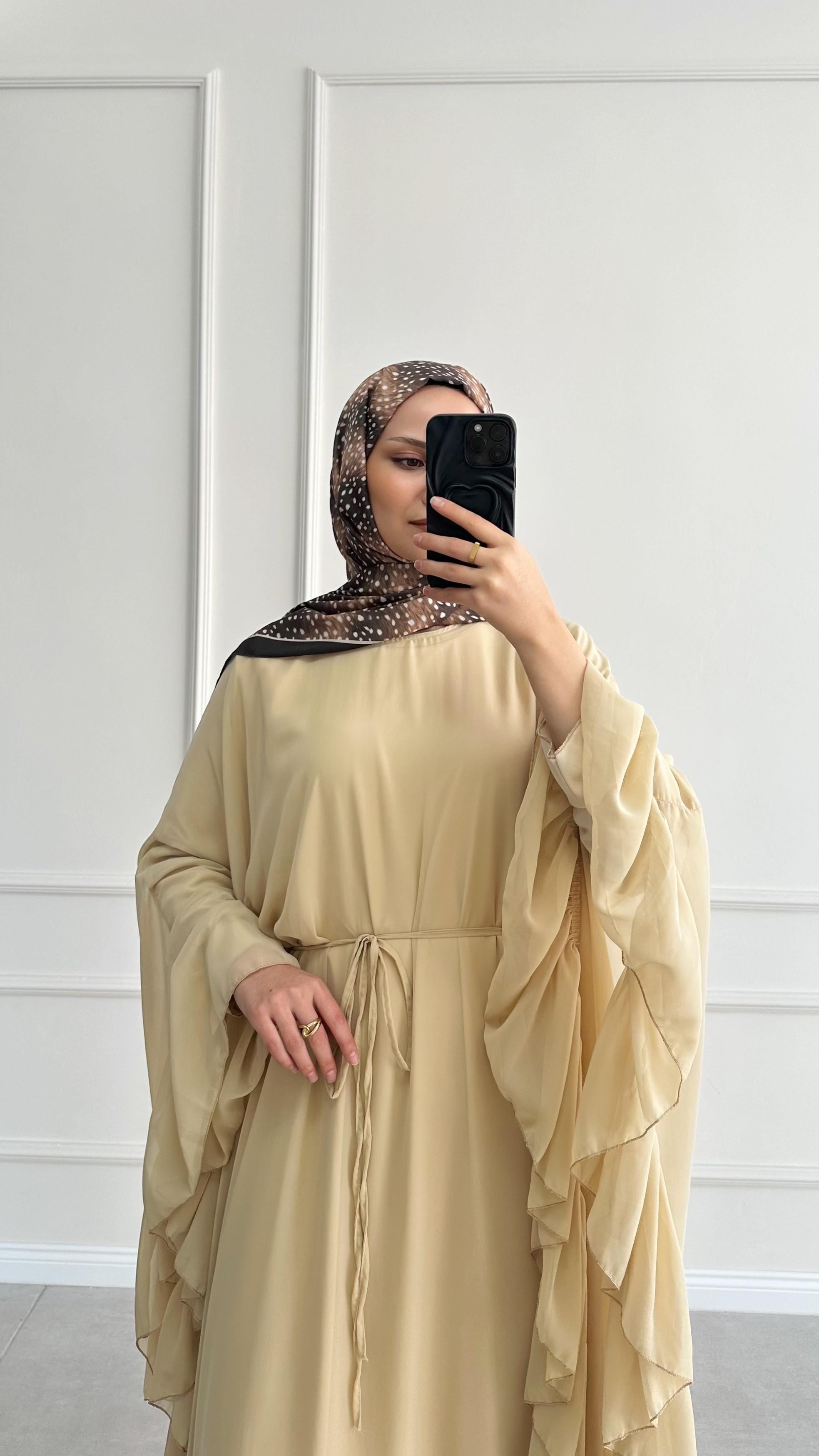 Santov Şifon Tasarım Fırfırlı Asimetrik Bej Abaya 