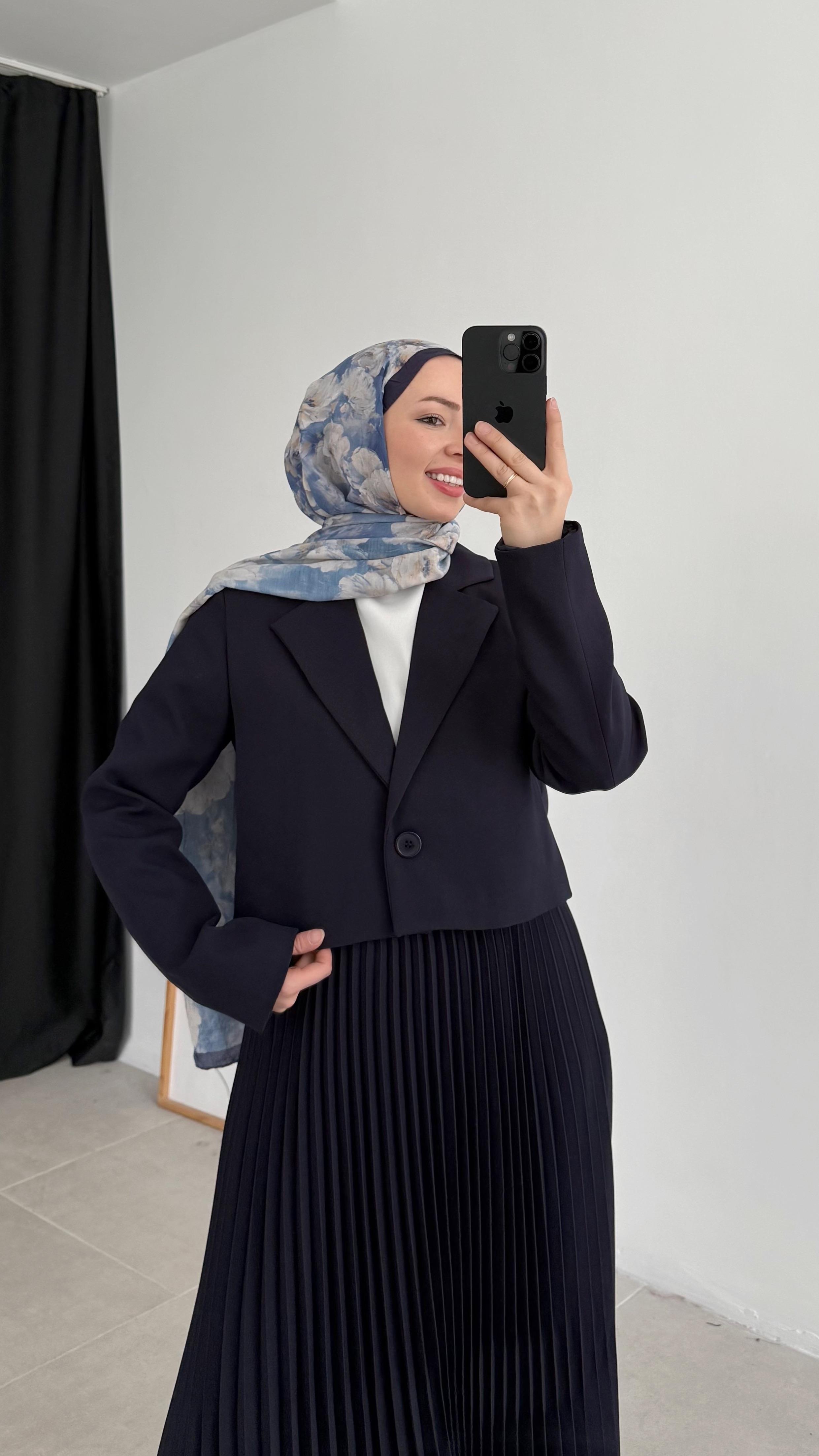 Sara Premıum Piliseli Lacivert Ceket Takım