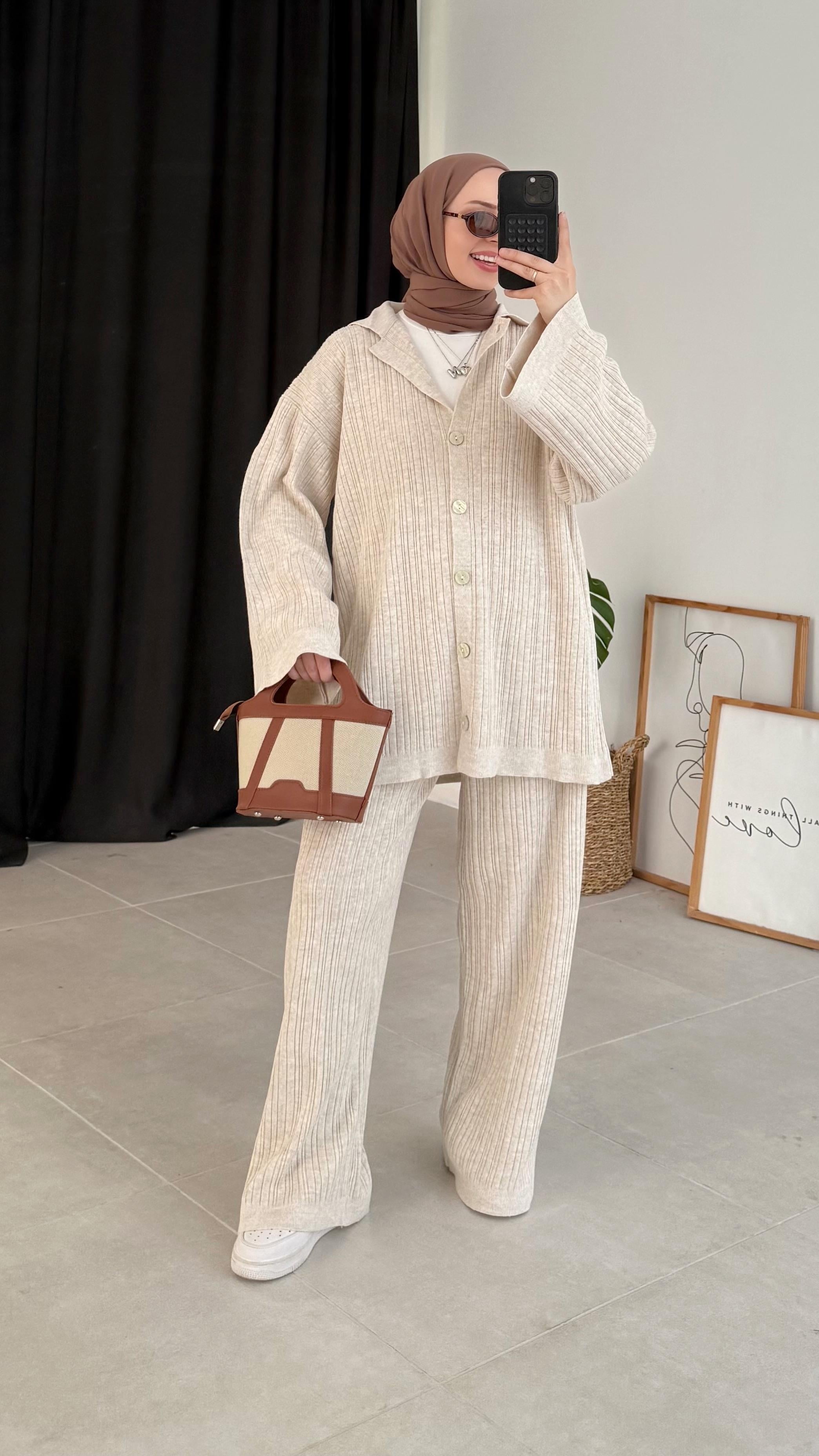 Sedef Düğme Krem Triko Takım 