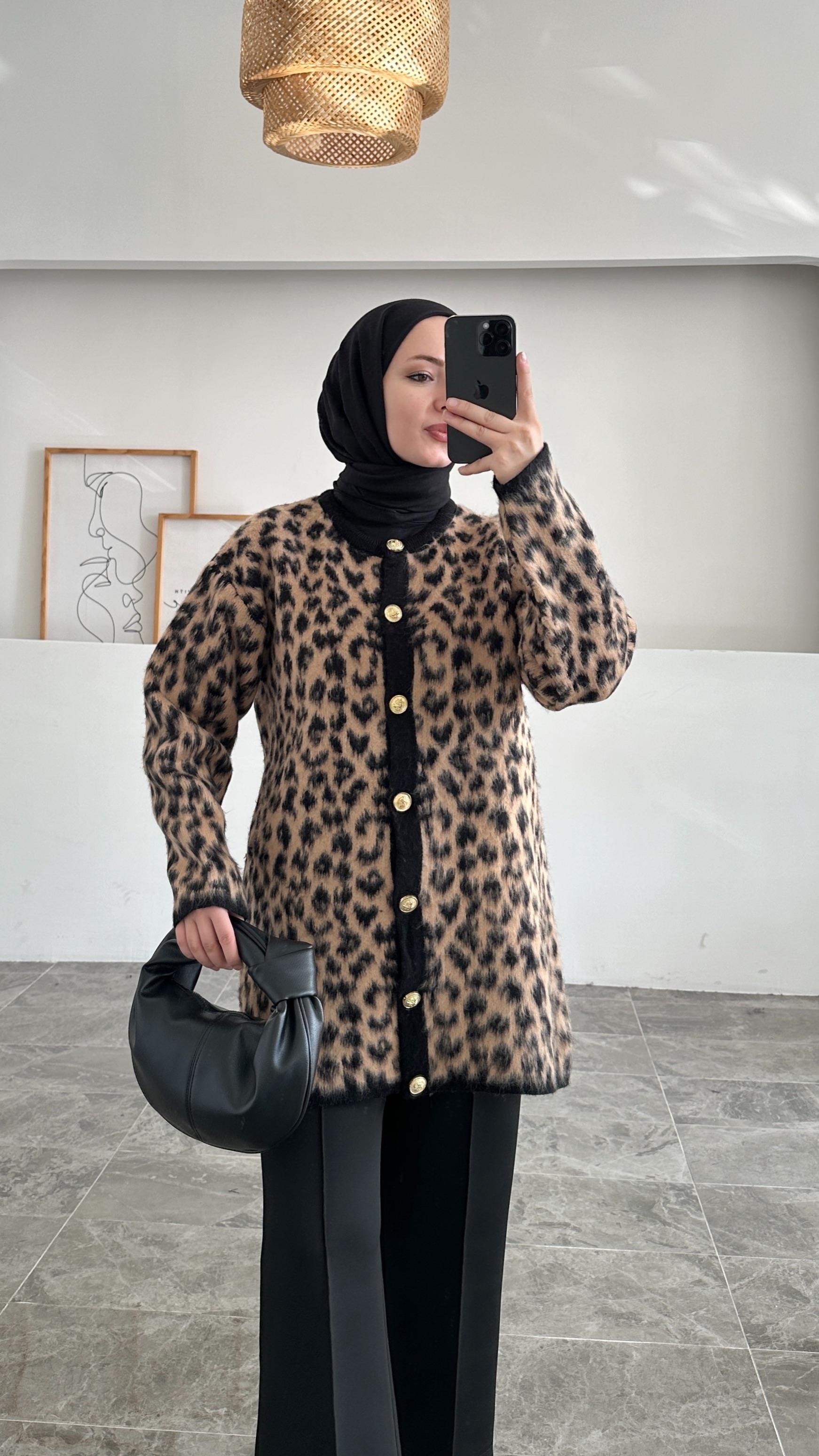 Selfie Kahve Leopar Desen Gold Düğmeli Hırka