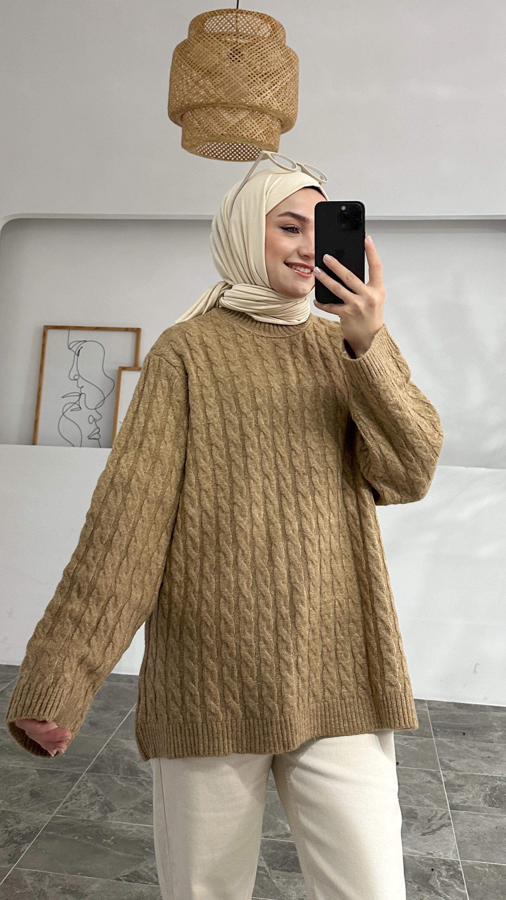 Semiramis Premium Örgü Desen Bej Atkılı Kazak