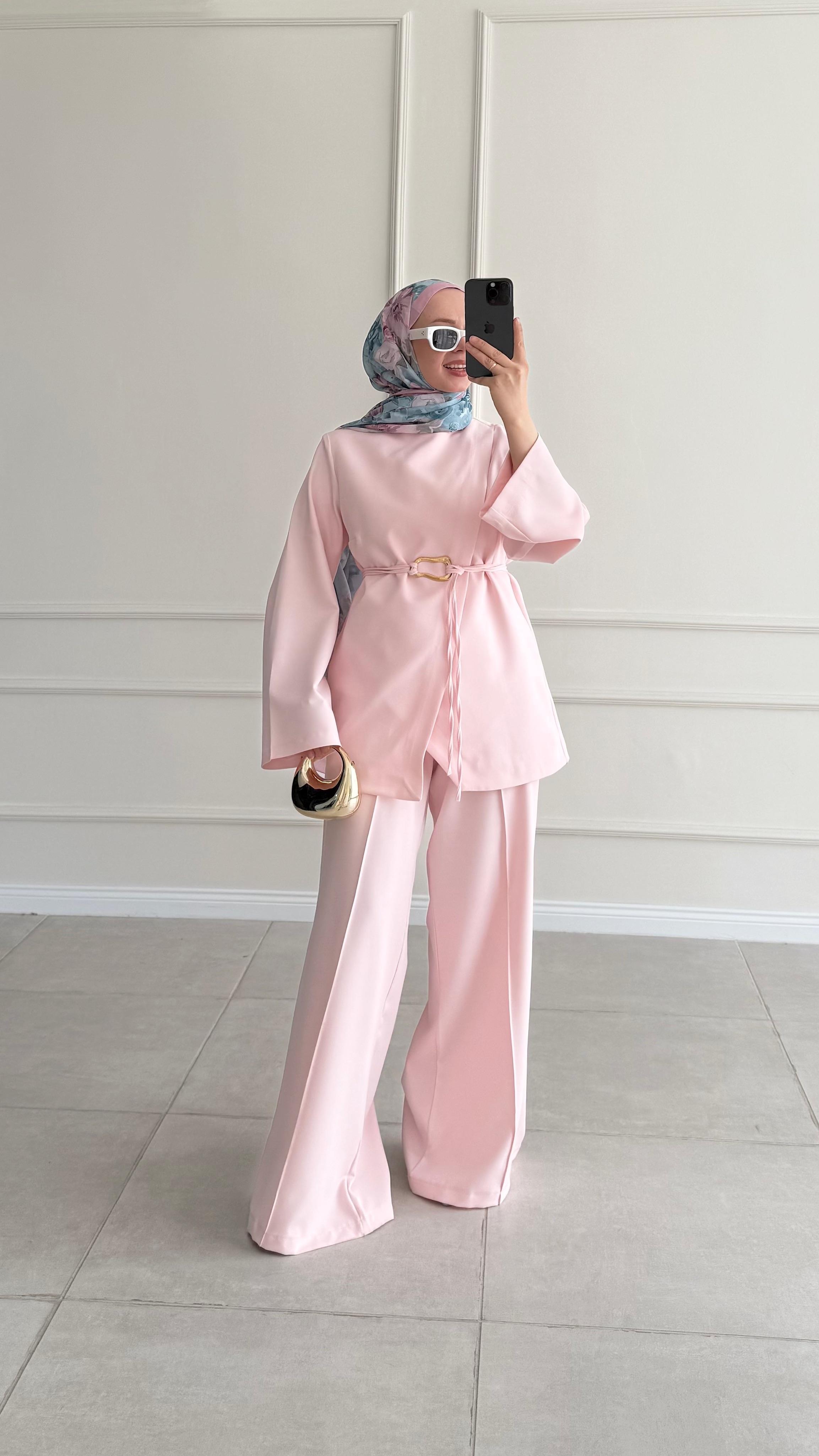 Tulip Çift Ön Detaylı Gold Kemerli Pembe Pantolonlu  Takım 