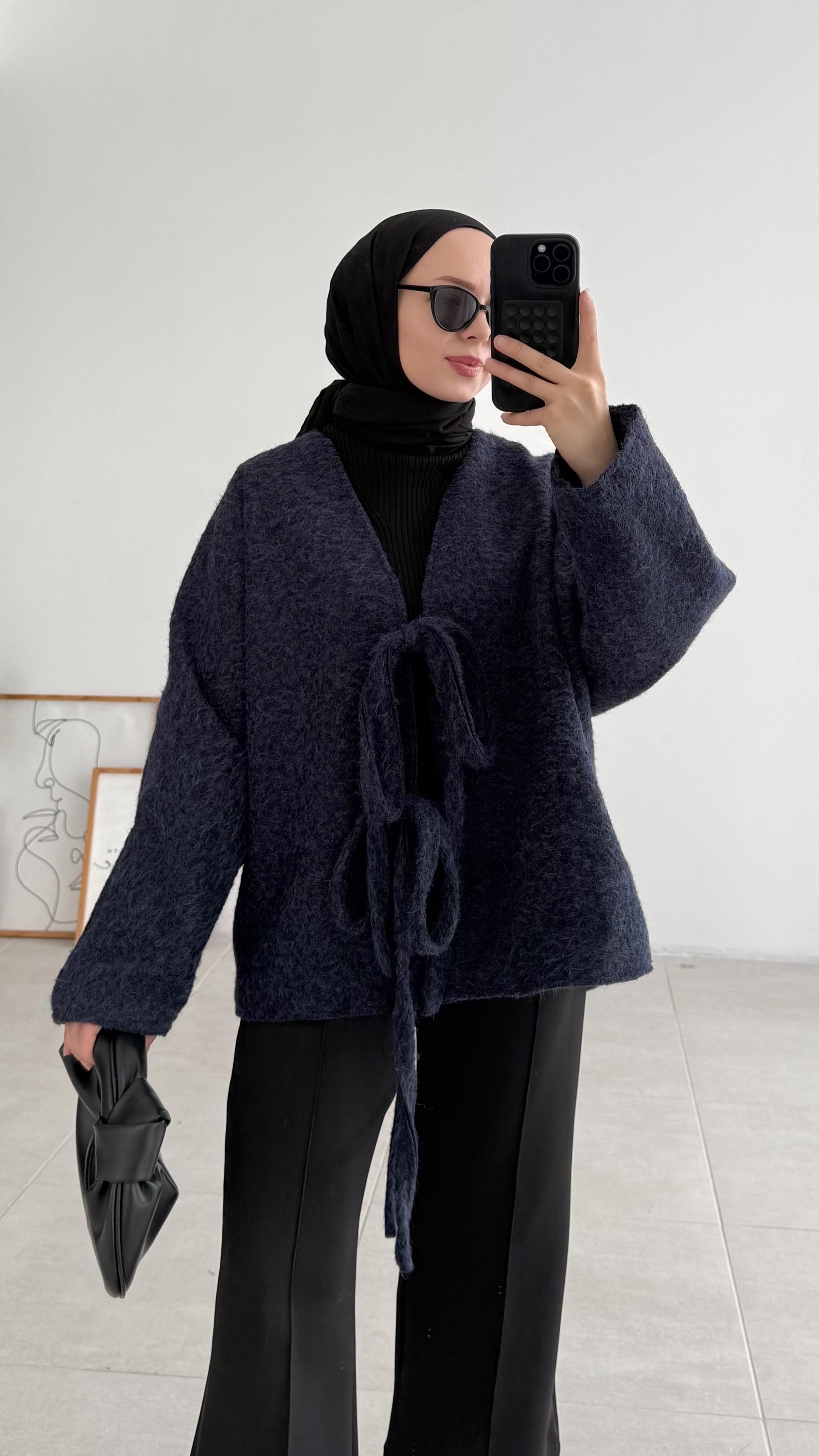 Vilona Pinterest Model Lacivert Kaban