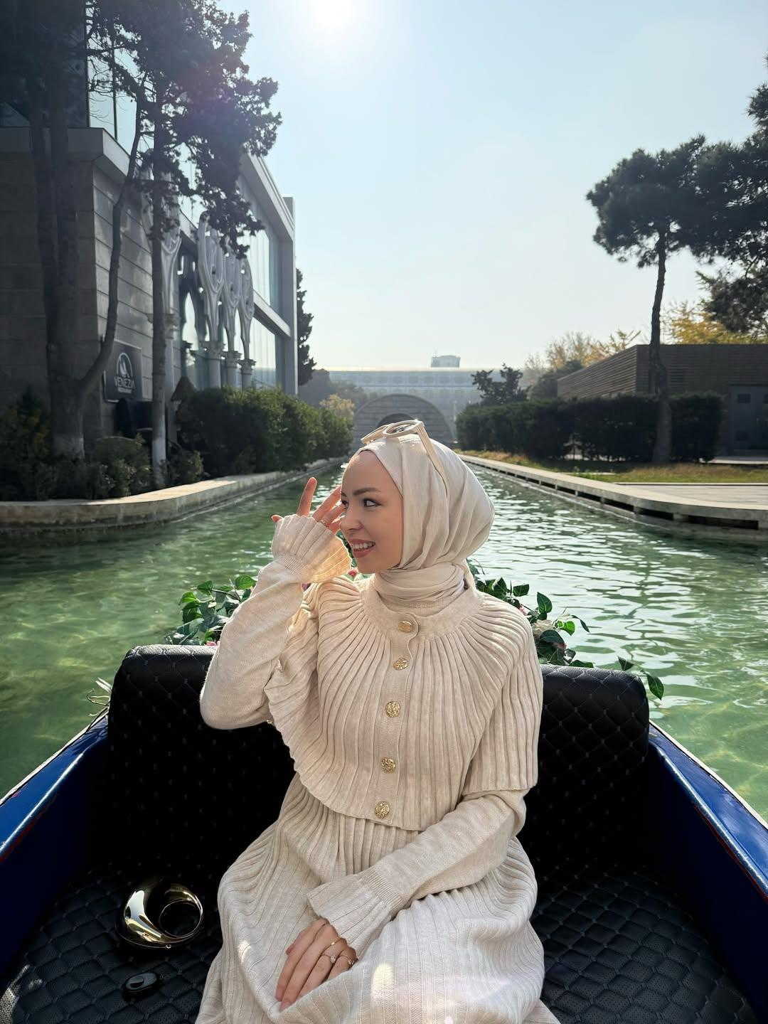 Wahon Pelerin Yelekli Krem Triko Elbise 