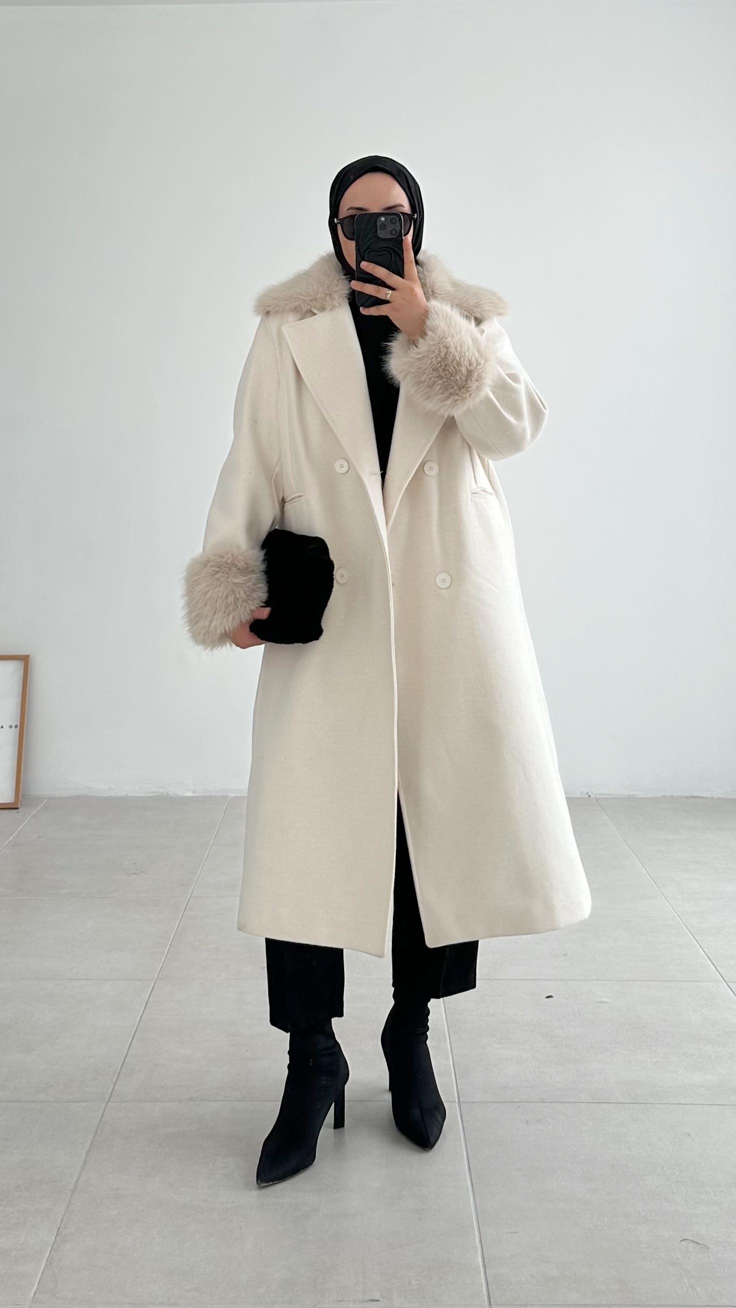 Wando Kürk Detaylı Kaşe Taş Kaban