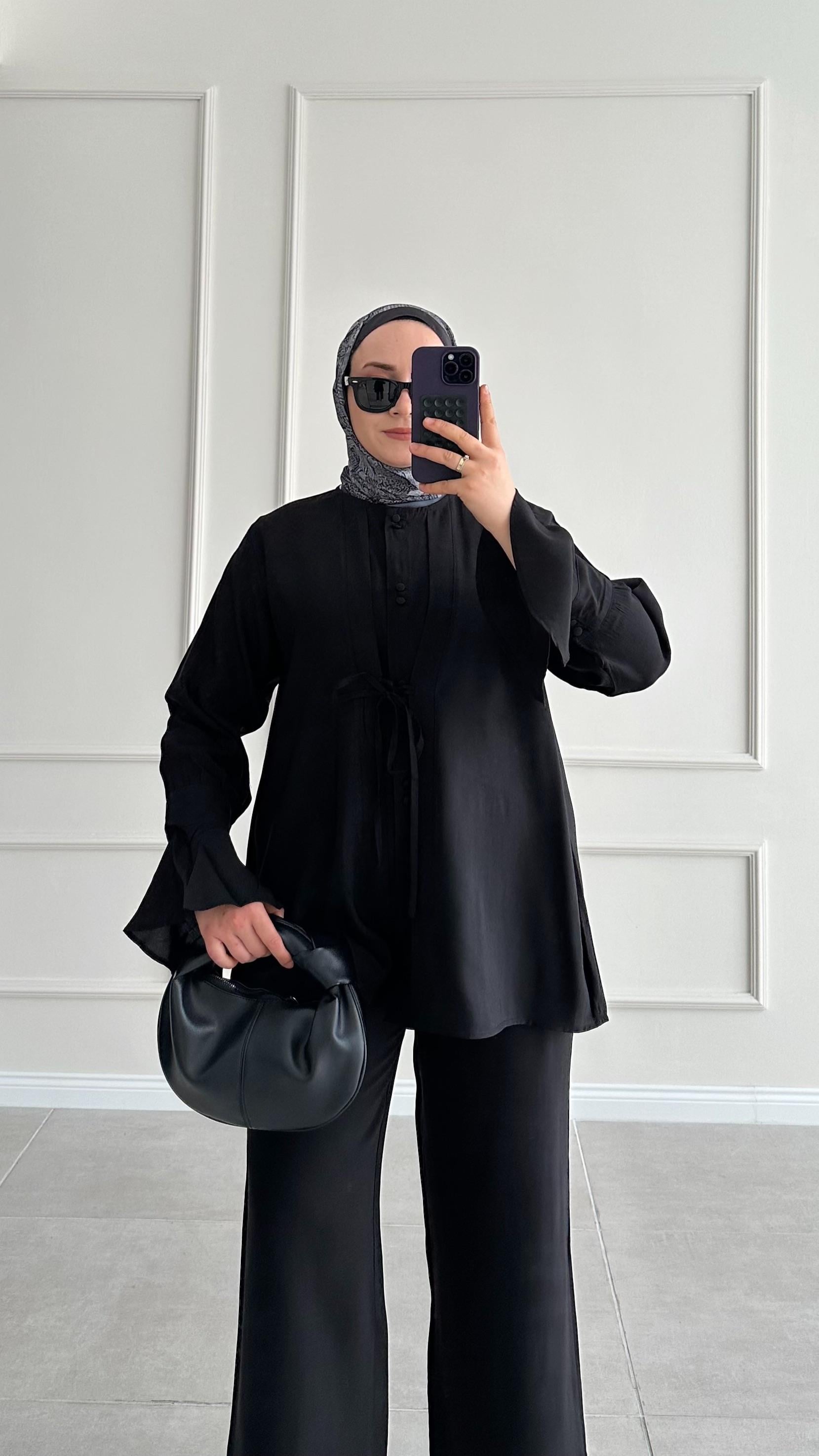 Xana Önü Bağlama Detaylı Volanlı Siyah Takım