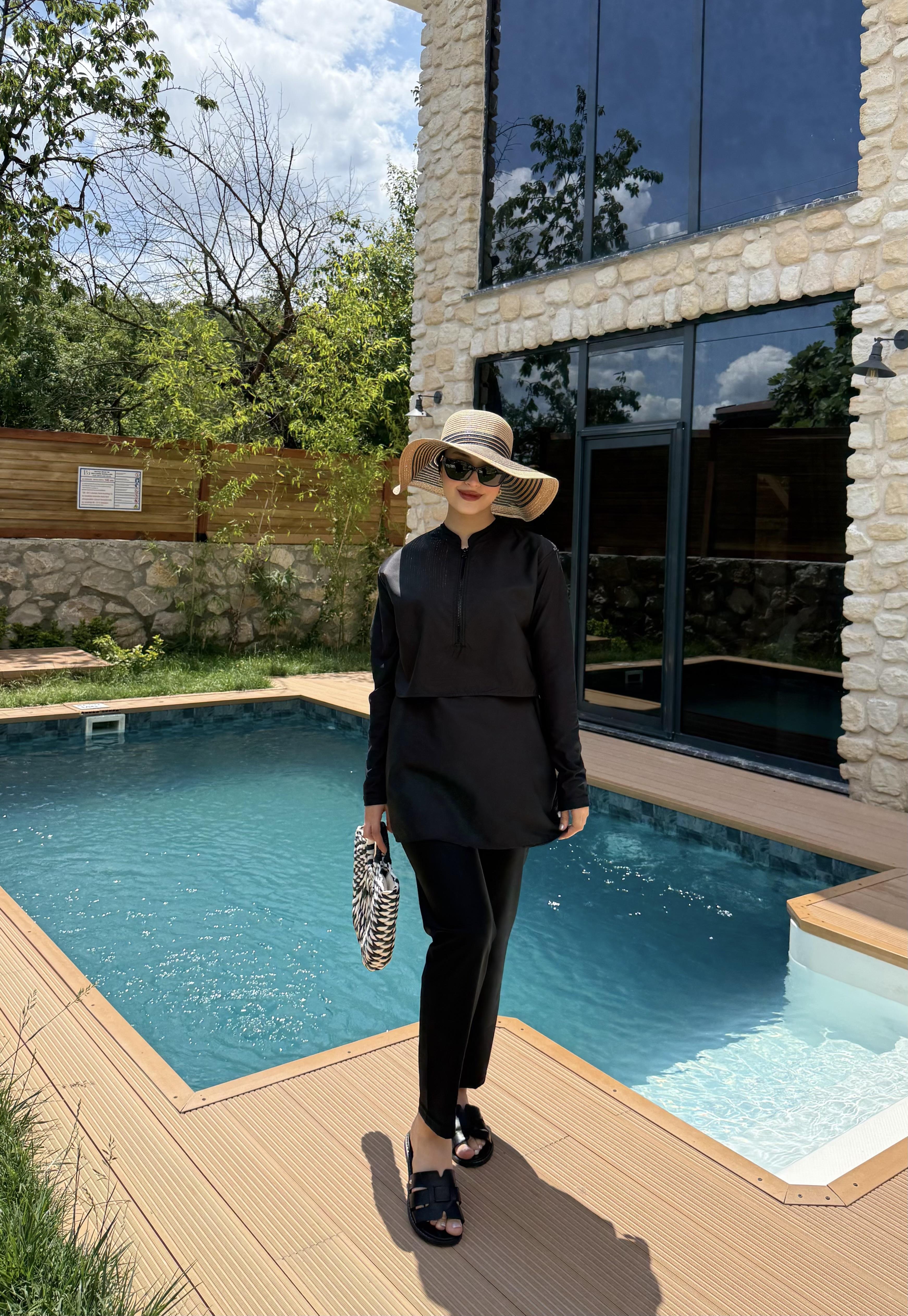 Yarım Dijital Baskılı Tesettür Mayo Siyah