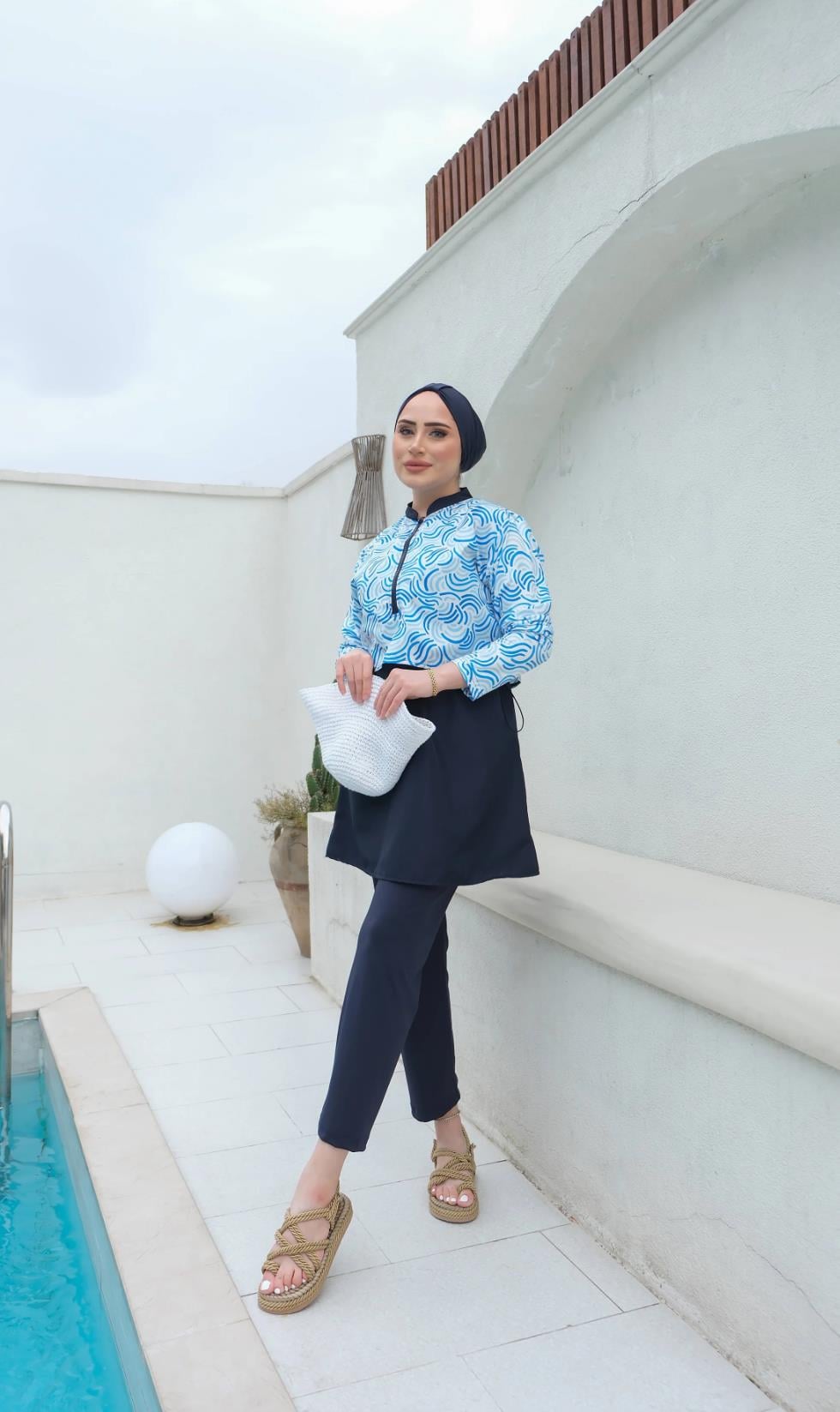 Yarım Mavi Çizgili Dijital Baskılı Tesettür Mayo