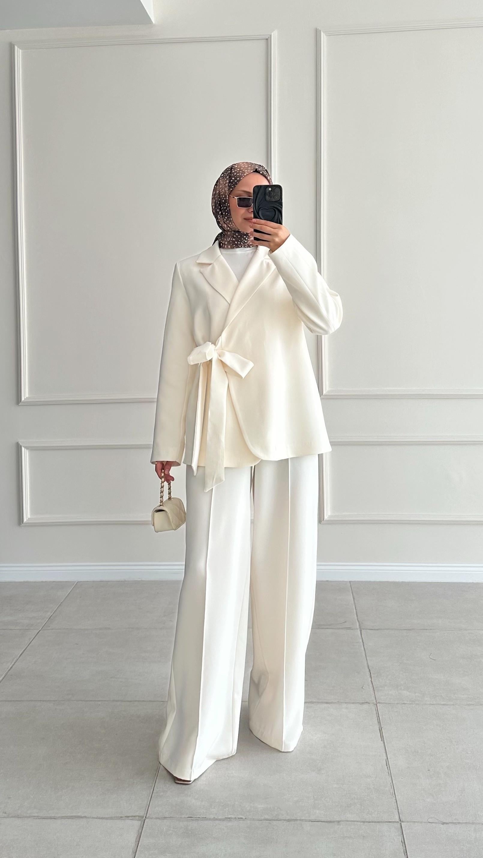 Zonella Bağlama Detaylı Ekru Takım