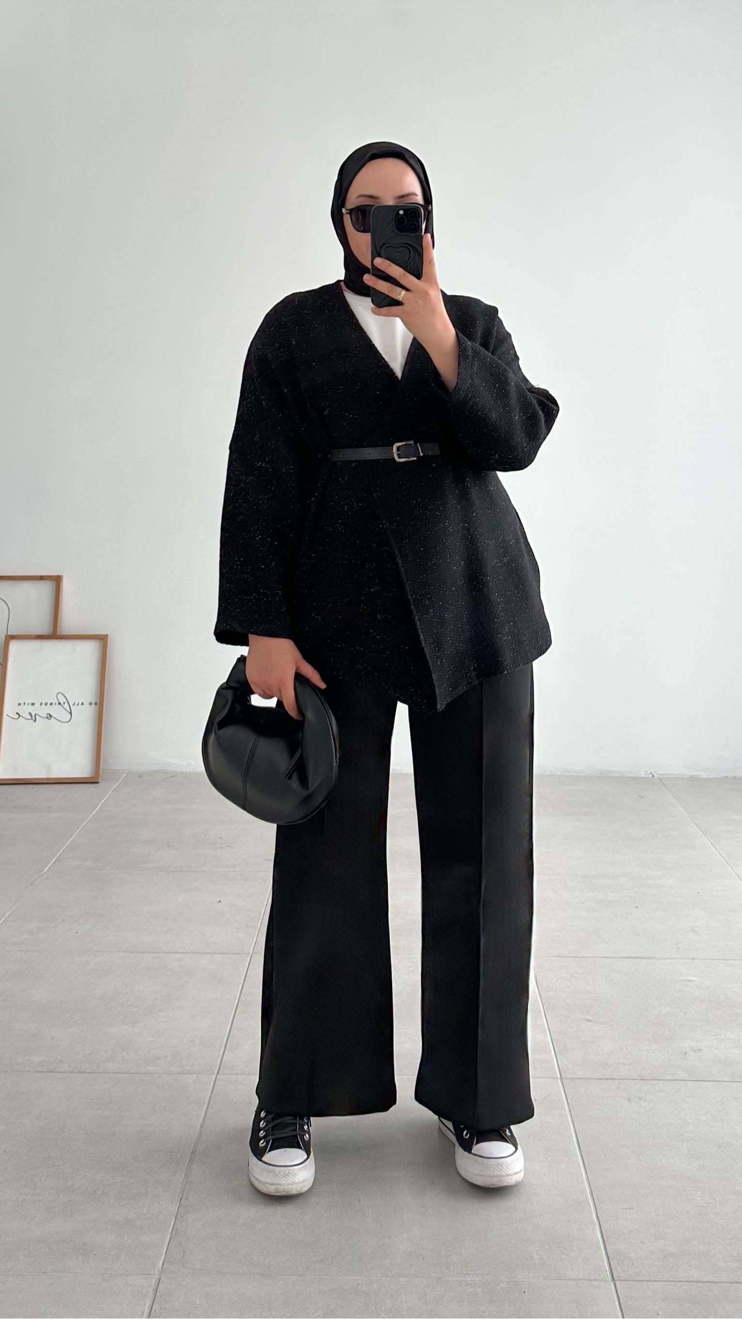 ZRA MUADİLİ Simli Siyah Hırka