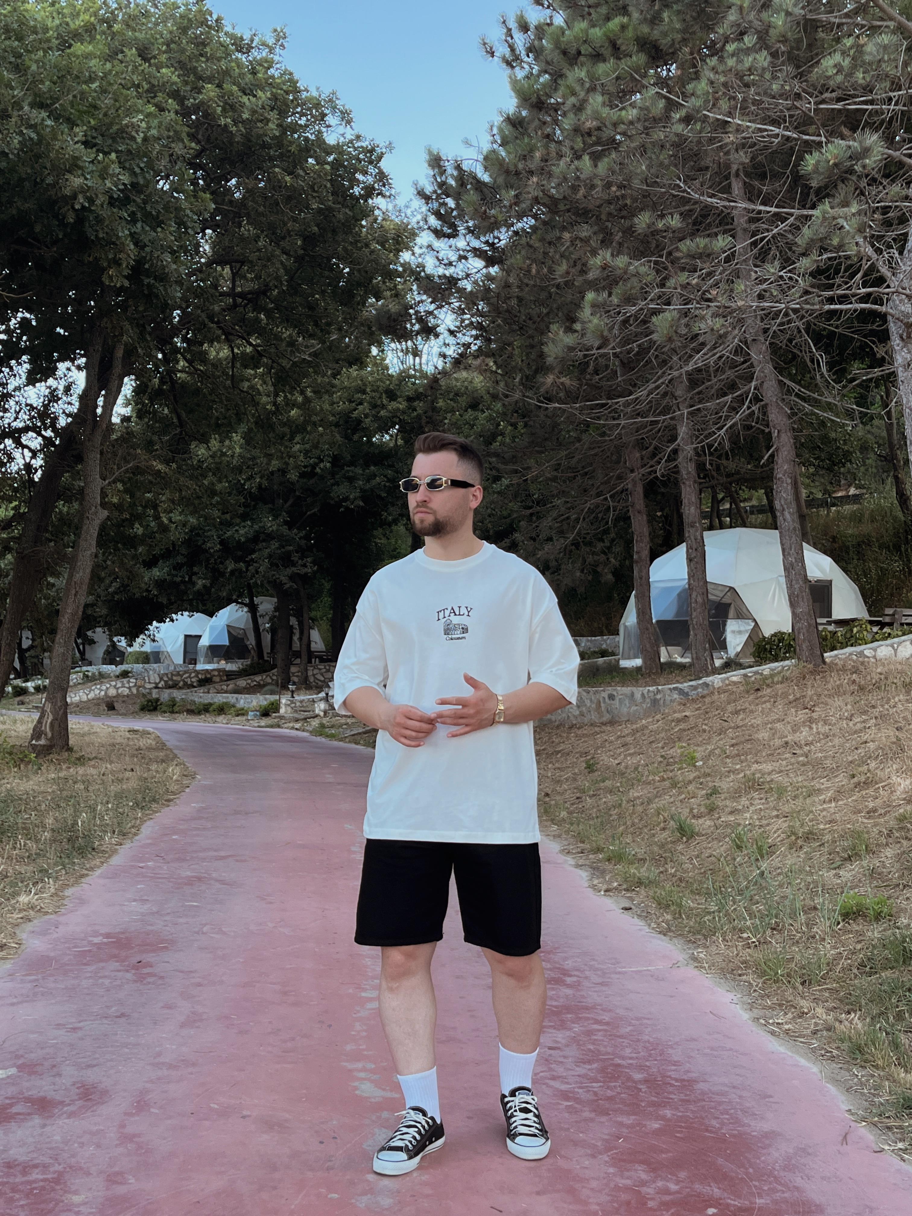 Ekru Italy Nakışlı Oversize T-shirt