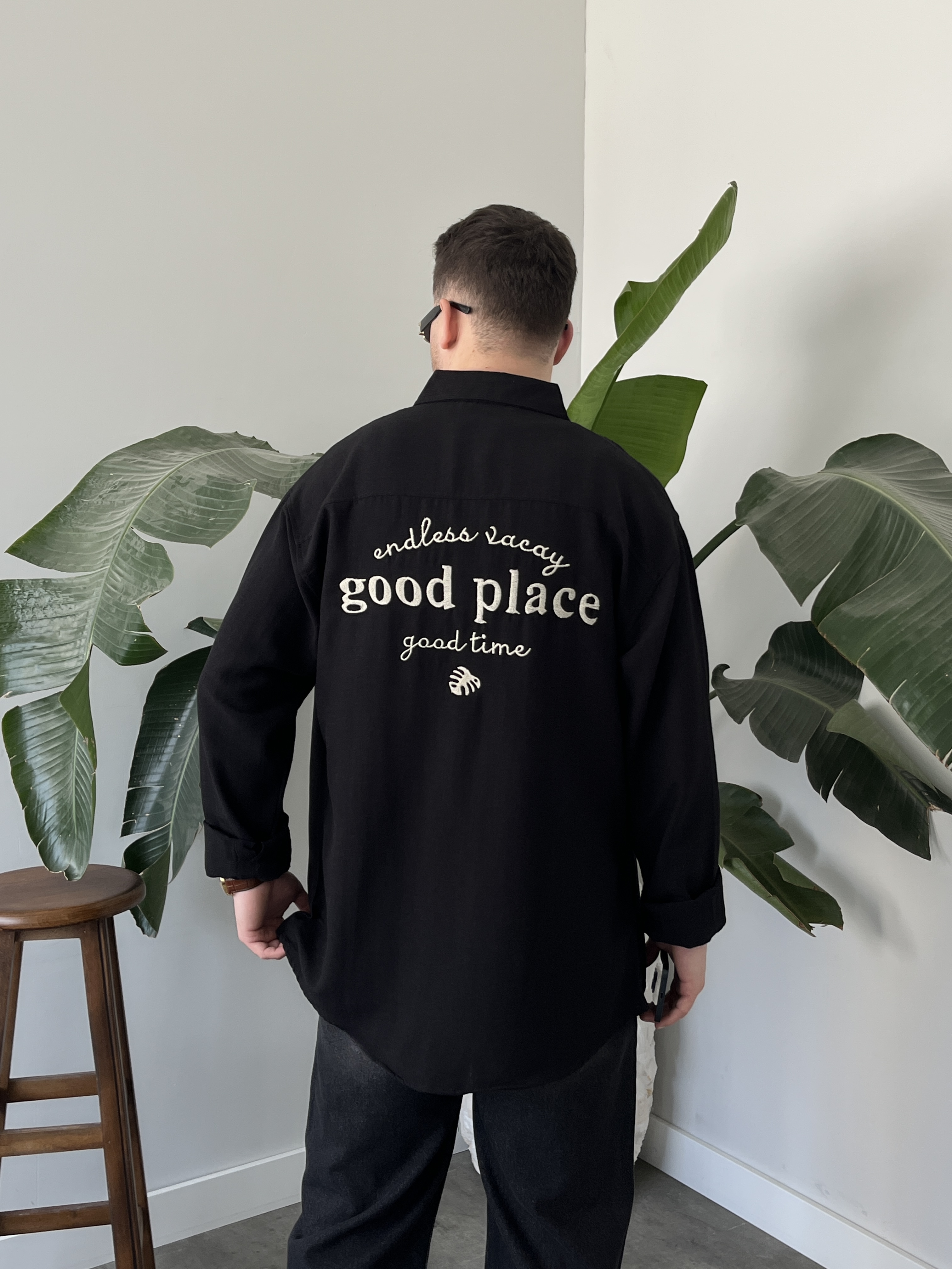 Good Place Nakışlı Siyah Keten Oversize Gömlek