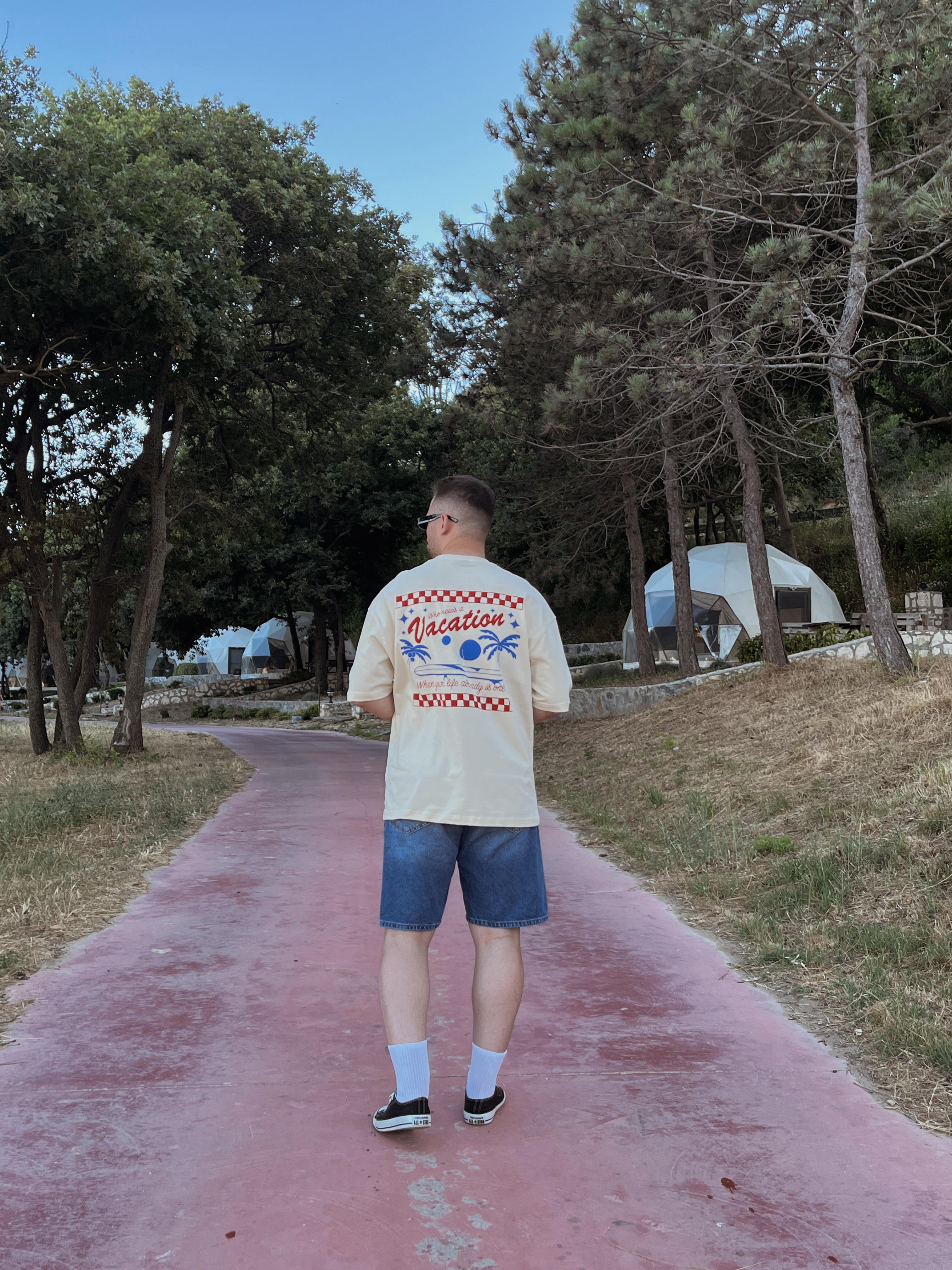 Krem Vacation Baskılı Oversize T-shirt