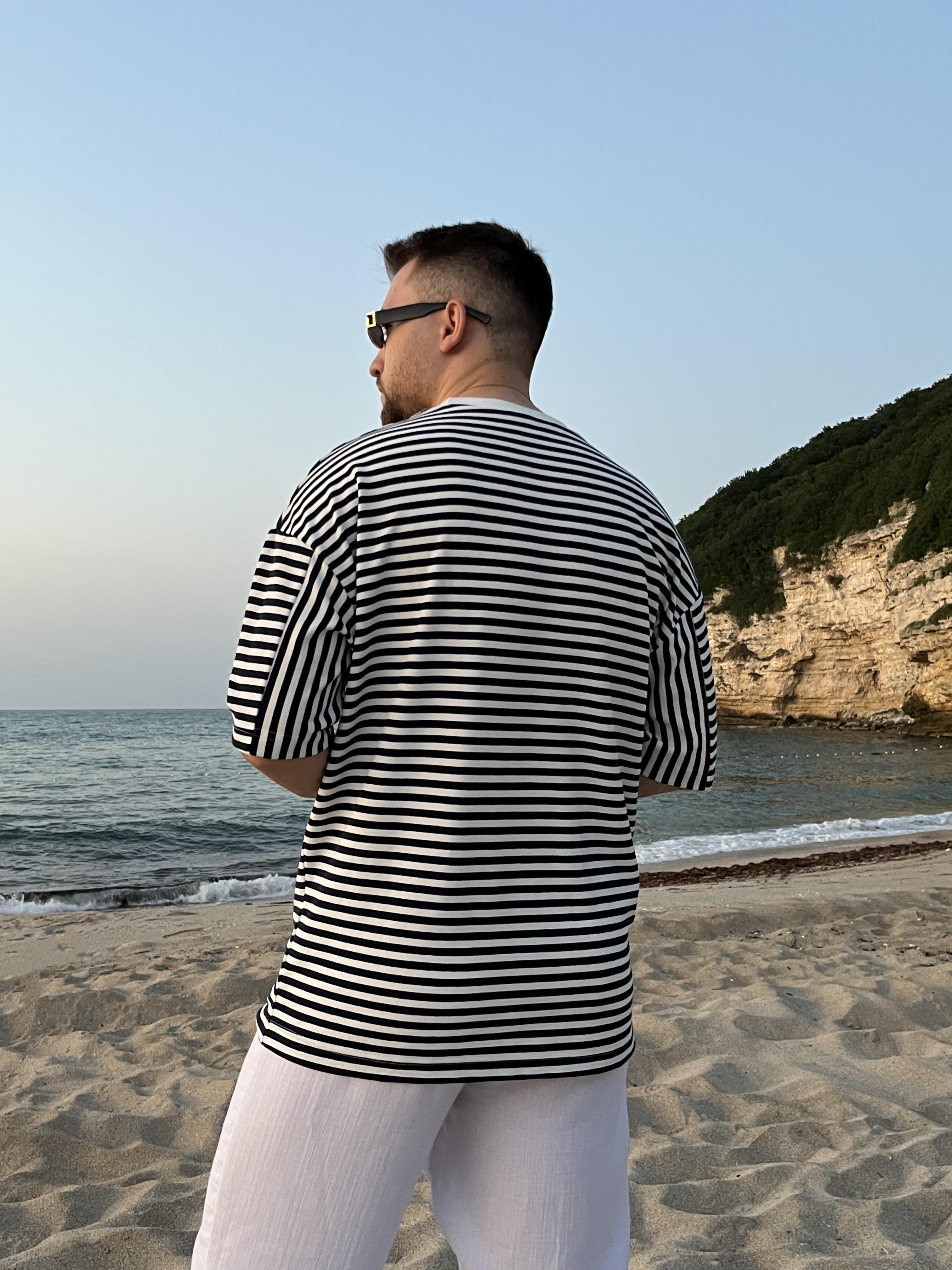 Lacivert Çizgili Nakış Detaylı Oversize T-shirt