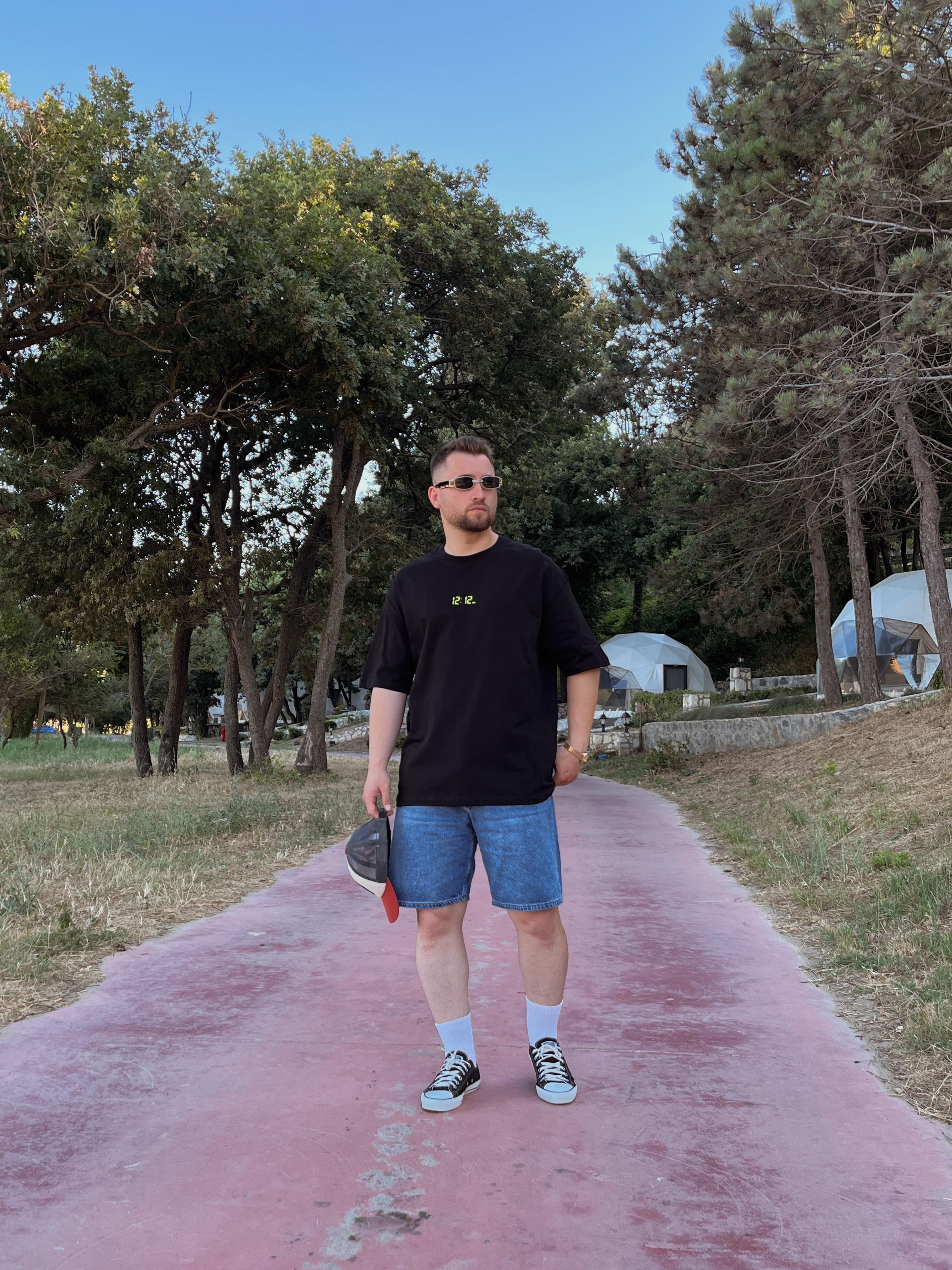 Siyah 12:12pm Kabartmalı Oversize T-shirt