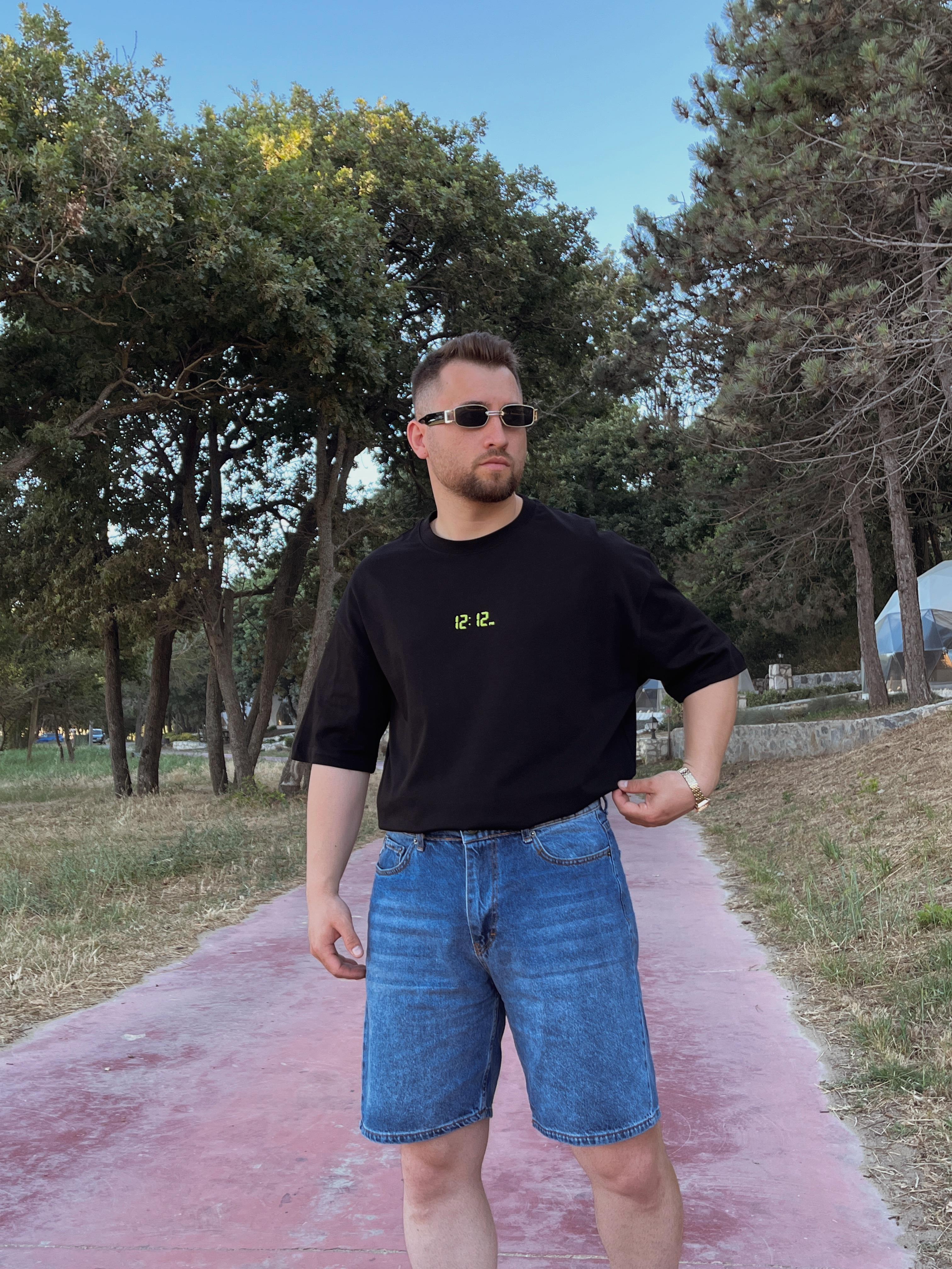 Siyah 12:12pm Kabartmalı Oversize T-shirt