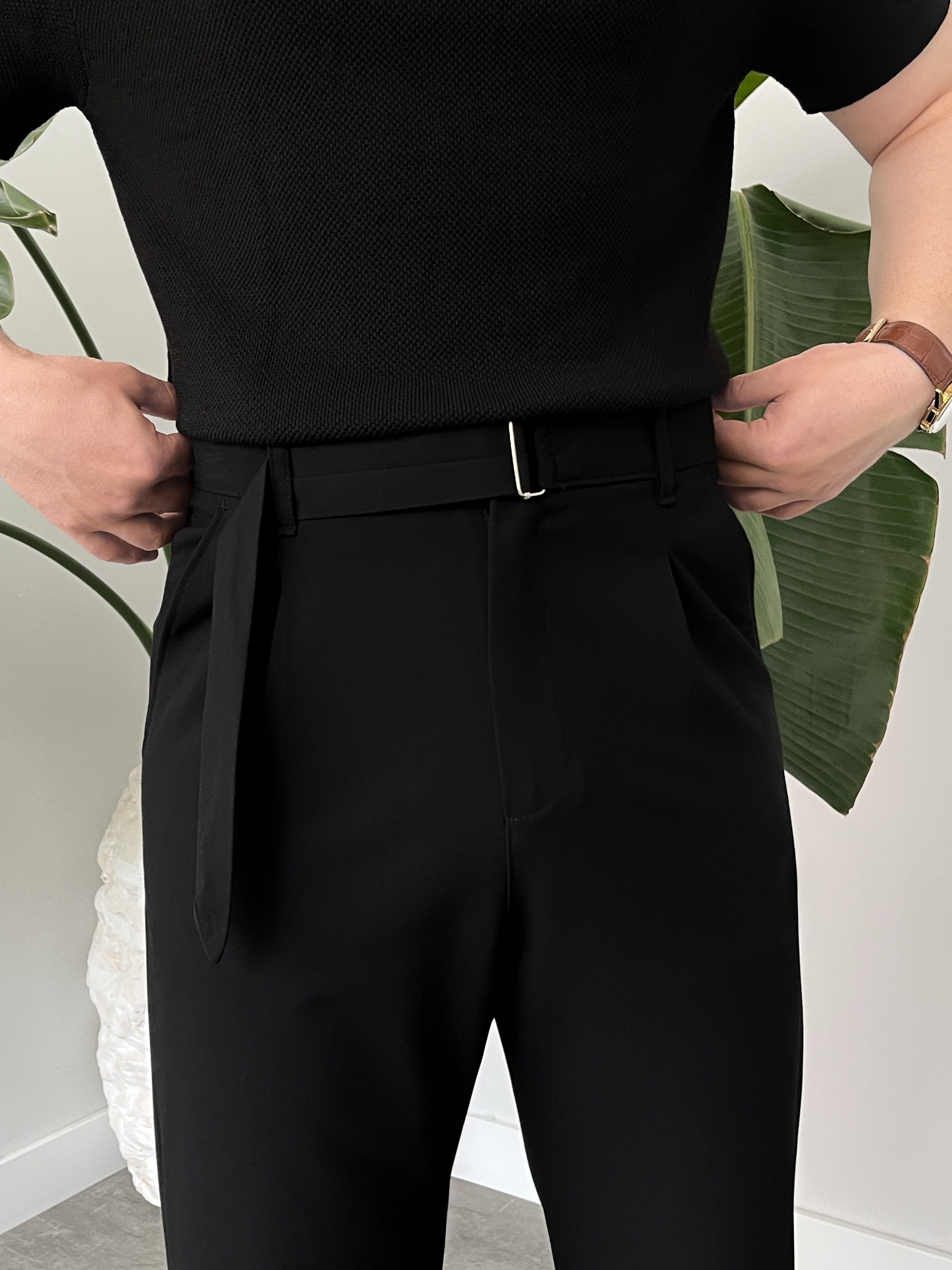 Siyah Kemer Detaylı Kumaş Baggy Pantolon