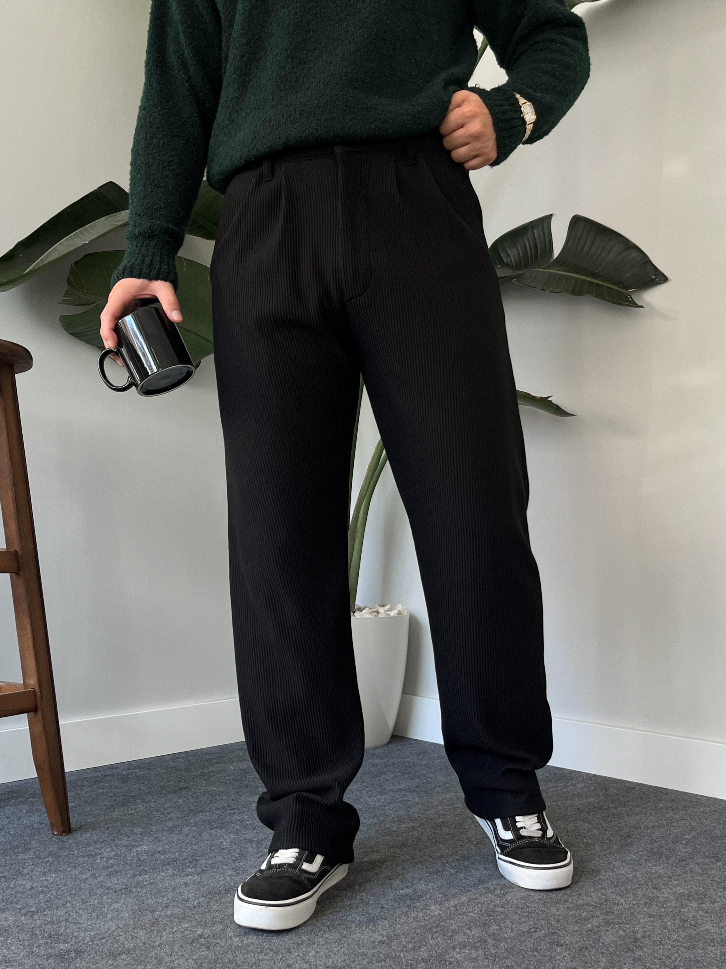 Siyah Pileli Fitilli Baggy Pantolon