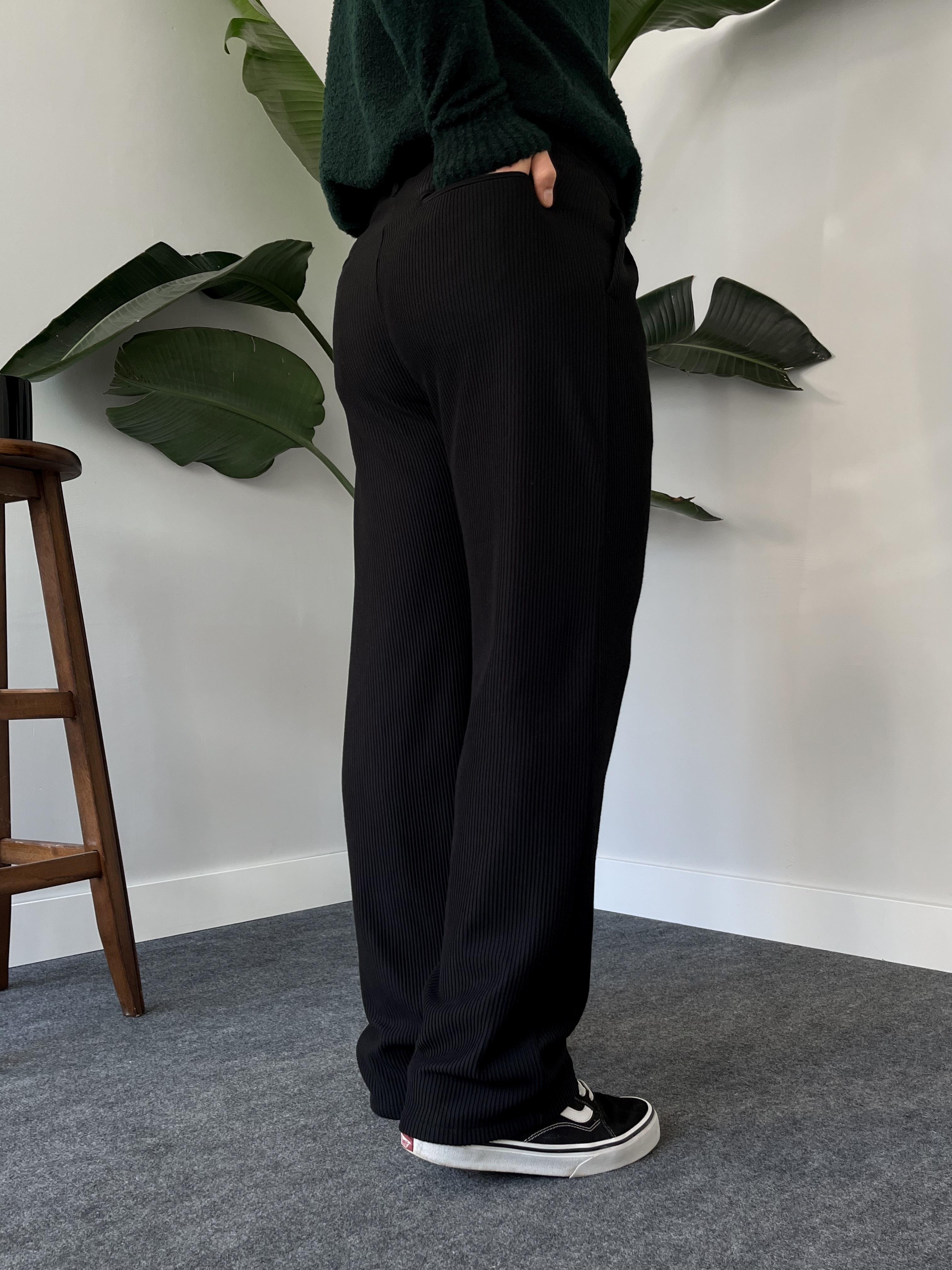 Siyah Pileli Fitilli Baggy Pantolon