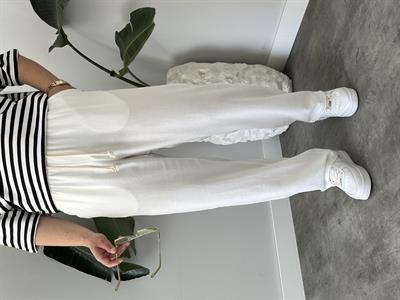 Beyaz Burgu Bağcık Detaylı Pamuk Keten Relax Fit Pantolon