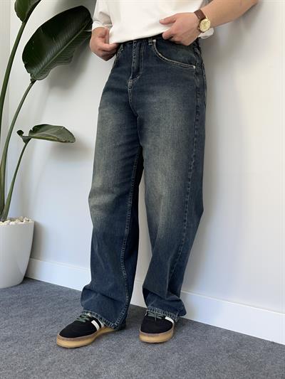 Blue Tint Acid-Wash Extra Baggy Jean