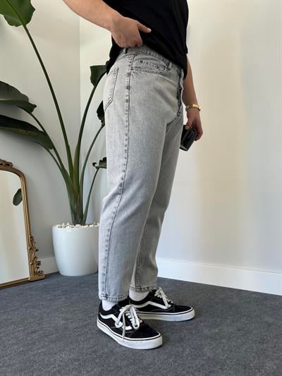 Kar Yıkamalı Gri Boyfriend Jean