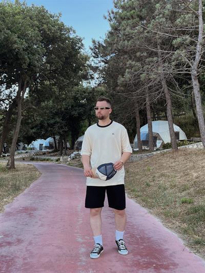 Krem 90s Nakışlı Dokulu Kumaş Oversize T-shirt