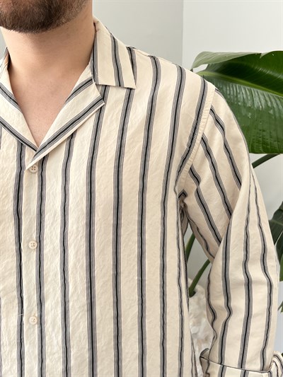 Krem Apaj Yaka Çizgili Oversize Gömlek