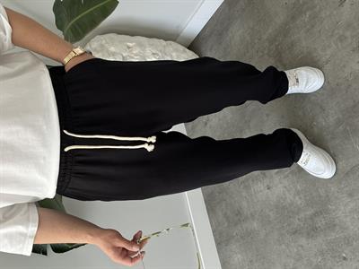 Siyah Burgu Bağcık Detaylı Pamuk Keten Relax Fit Pantolon