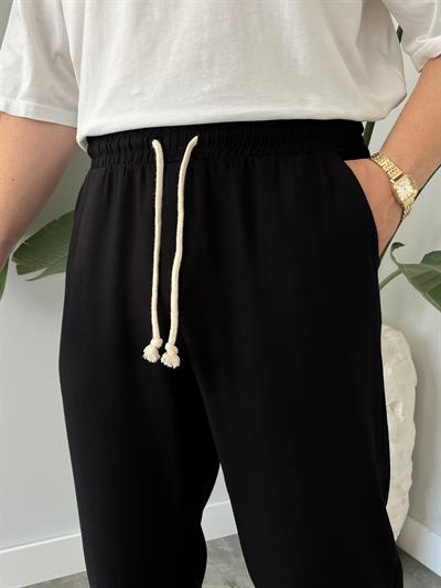 Siyah Burgu Bağcık Detaylı Pamuk Keten Relax Fit Pantolon
