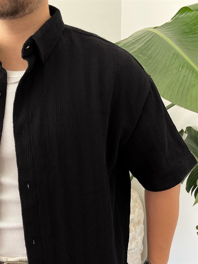 Siyah Dokulu Kısa Kollu Oversize Gömlek
