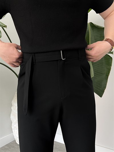Siyah Kemer Detaylı Kumaş Baggy Pantolon