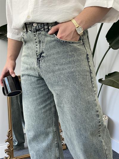 Vintage Blue Tint Acid-Wash Extra Baggy Jean