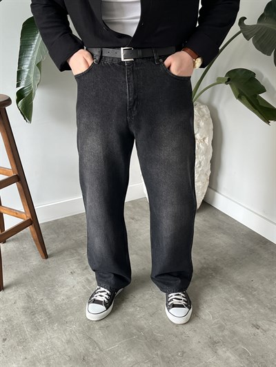 Yıkamalı Efektli Siyah Baggy Jean