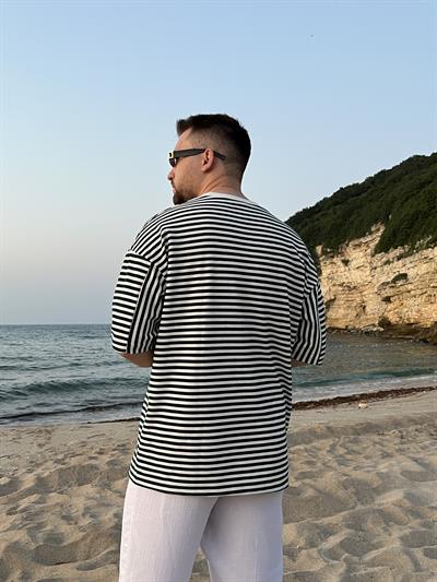 Zümrüt Çizgili Nakış Detaylı Oversize T-shirt