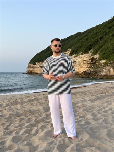 Zümrüt Çizgili Nakış Detaylı Oversize T-shirt