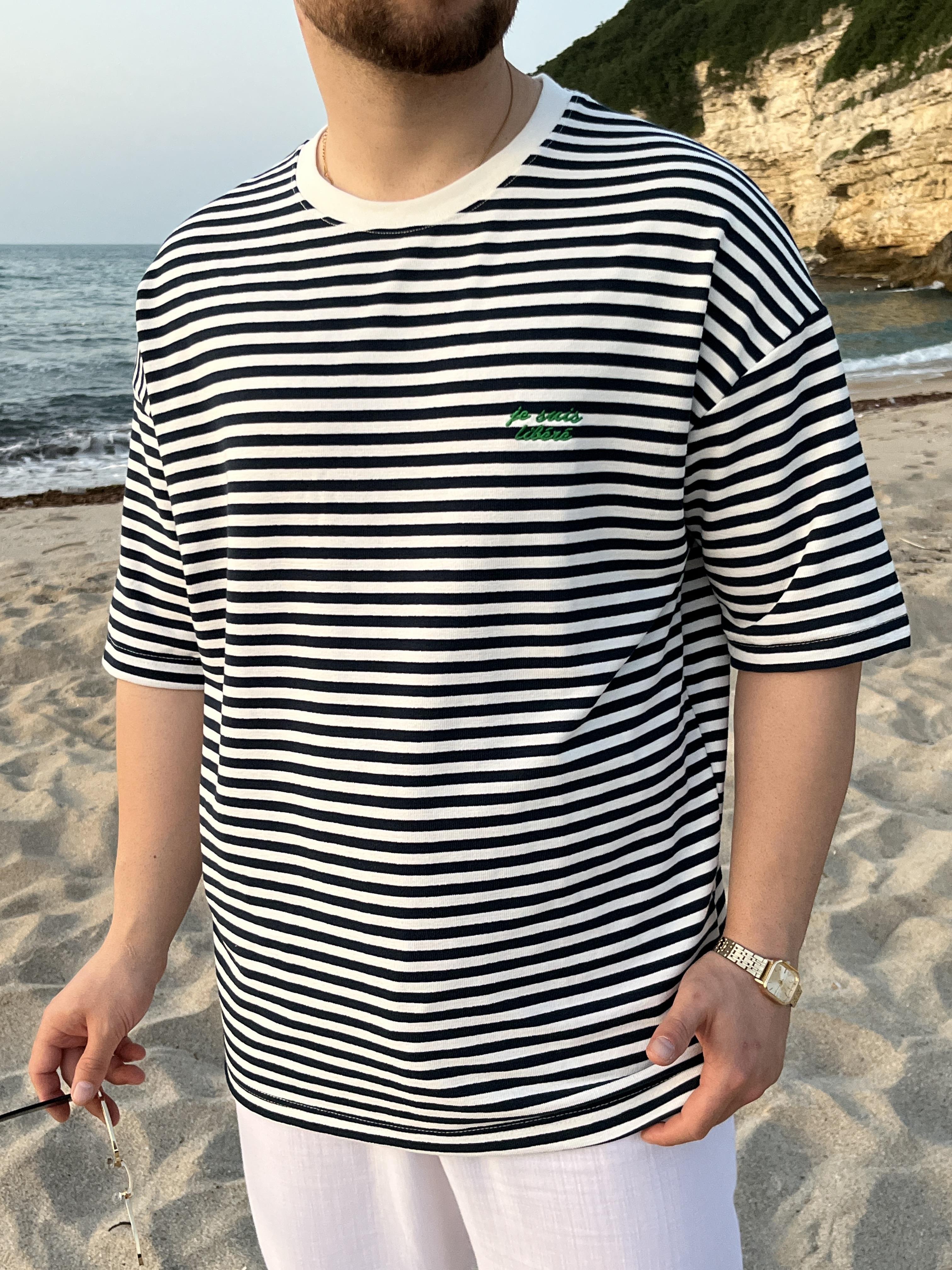 Lacivert Çizgili Nakış Detaylı Oversize T-shirt