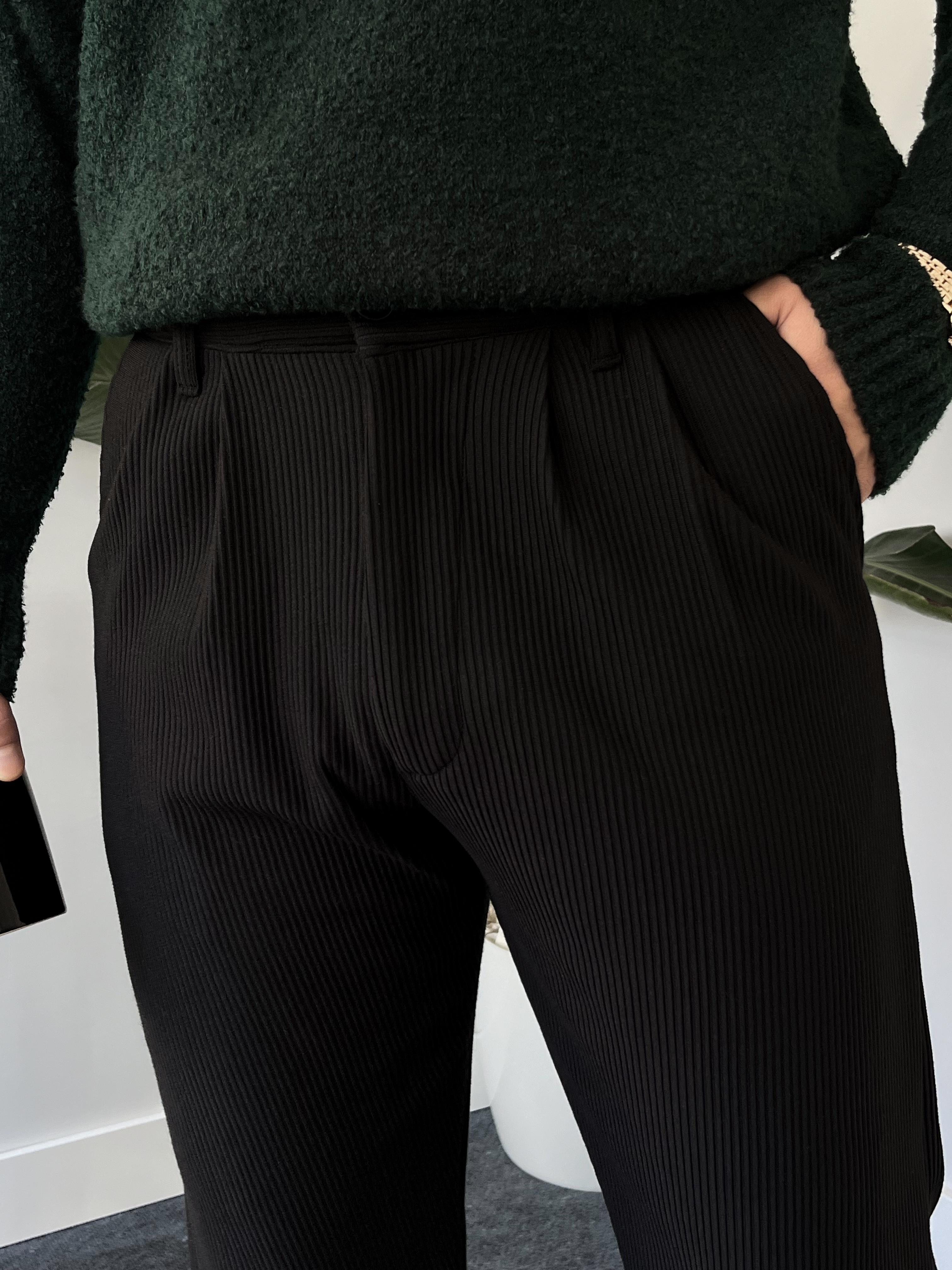 Siyah Pileli Fitilli Baggy Pantolon