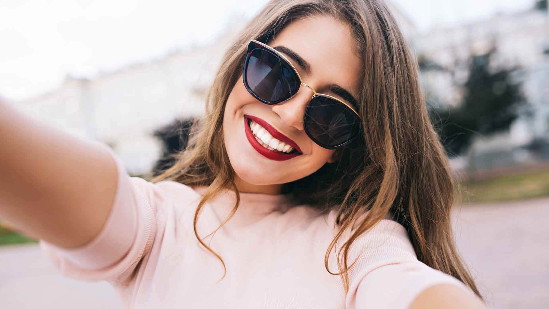 Miu Miu 0MU 10YS 1AB5D156 gözlük modelinin kapak görseli