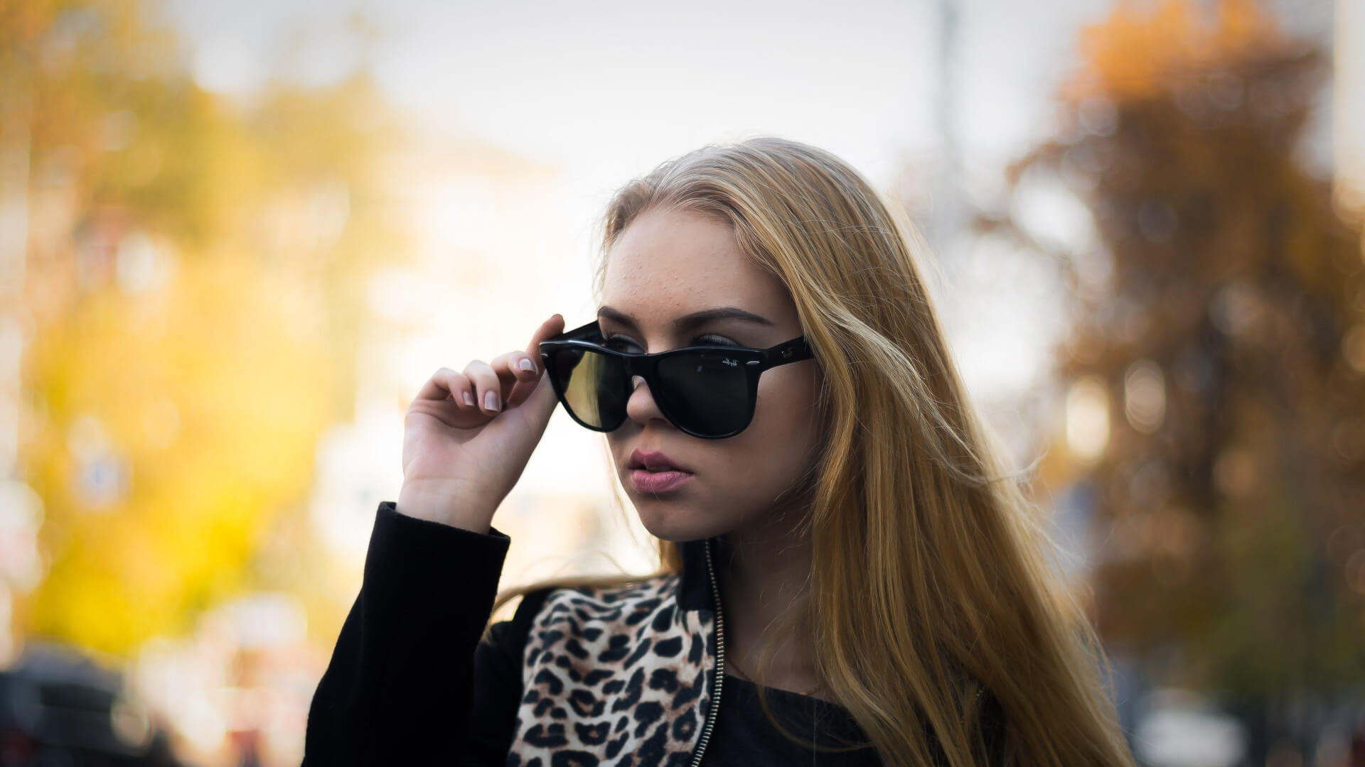 Prada PR 56ZS ve Miu Miu MU 02WS ile Retro-Futuristik Yaz Stili