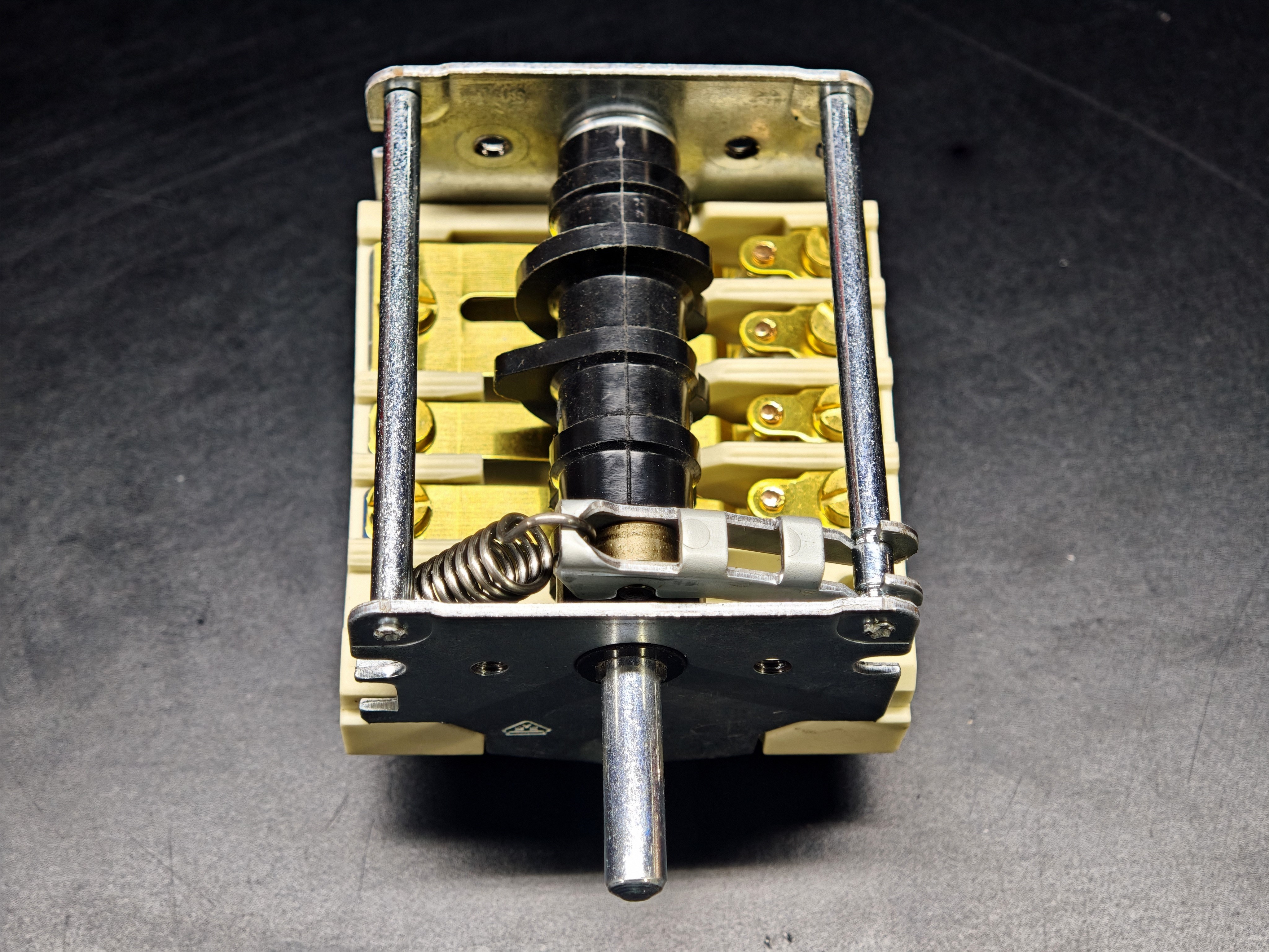 07.Rotary Polymeric SwitchesEGO 43.24232.000 0-1-2-3 Rotary Selector Switch 32A 4 Position Cam SwitchEGO 43.24232.000 0-1-2-3 Rotary Selector Switch 32A 4 Position Cam Switch