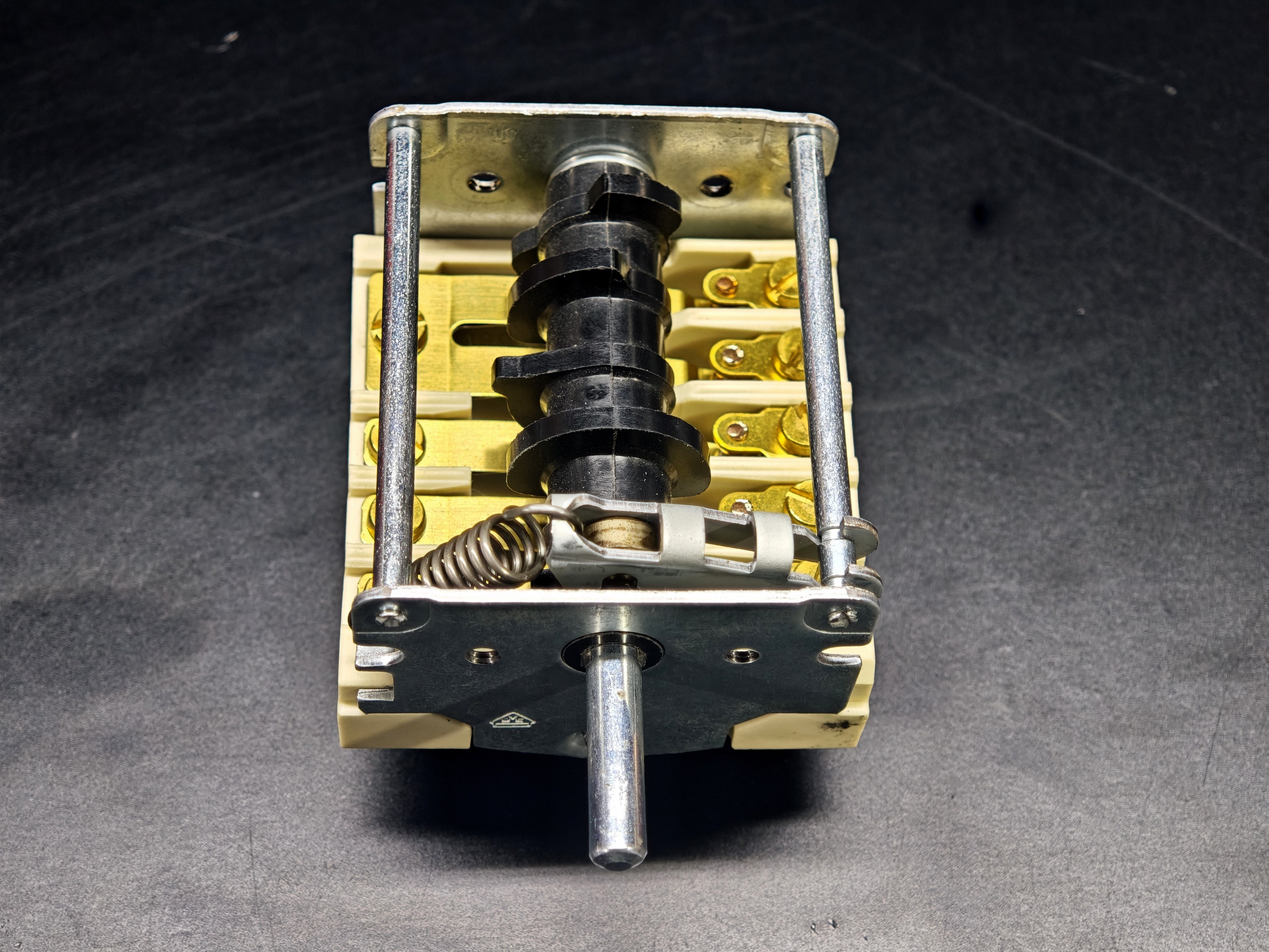 07.Rotary Polymeric SwitchesEGO 43.27232.000 0-1-2-3-4-5-6 Rotary Selector Switch 32A 7 Position Cam SwitchEGO 43.27232.000 0-1-2-3-4-5-6 Rotary Selector Switch 32A 7 Position Cam Switch