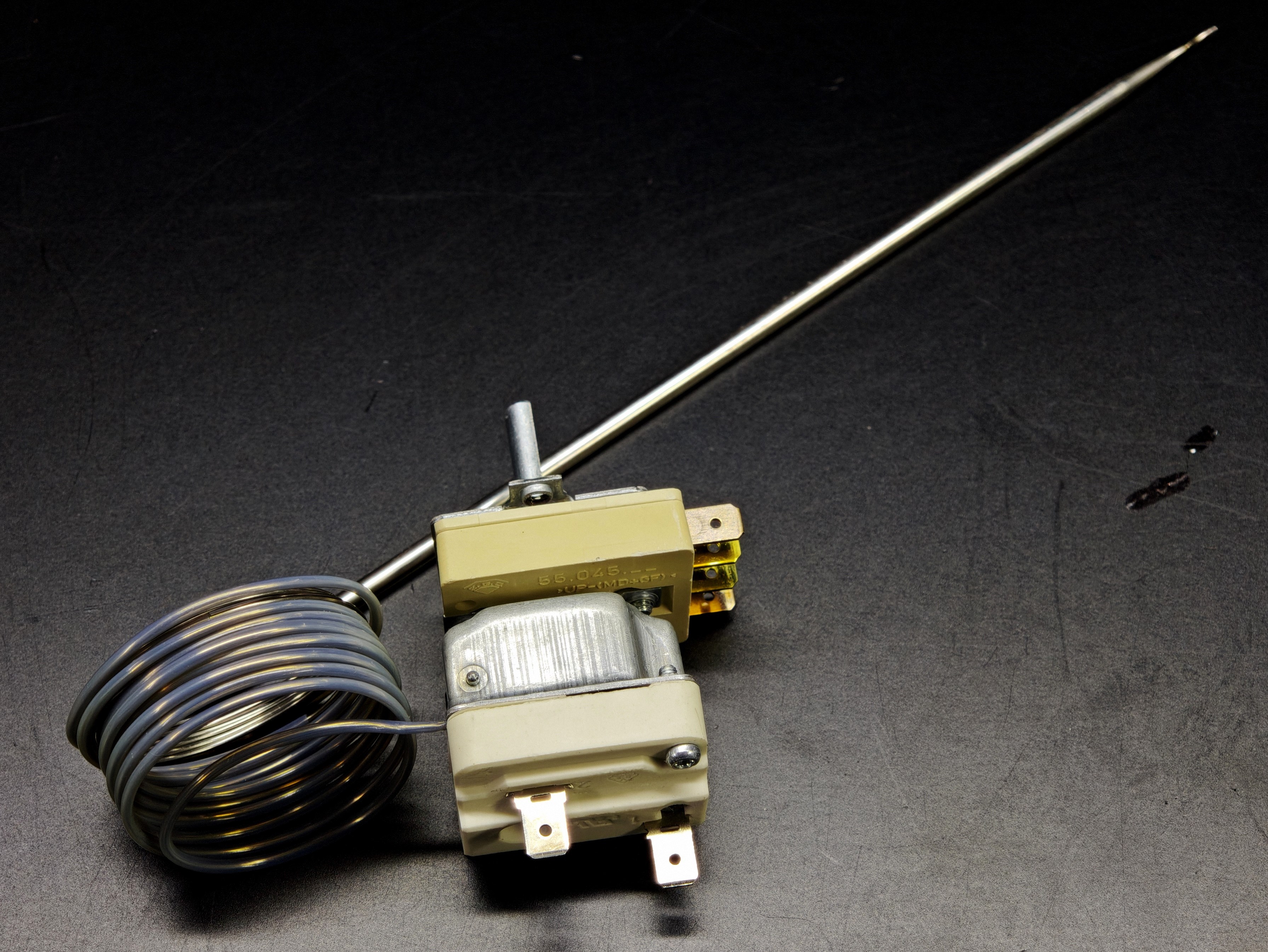 03.Tail ThermostatsEGO 55.19639.800 Single Phase Combined Thermostat 100-185°C 16A with On/Off SwitchEGO 55.19639.800 Single Phase Combined Thermostat 100-185°C 16A with On/Off Switch