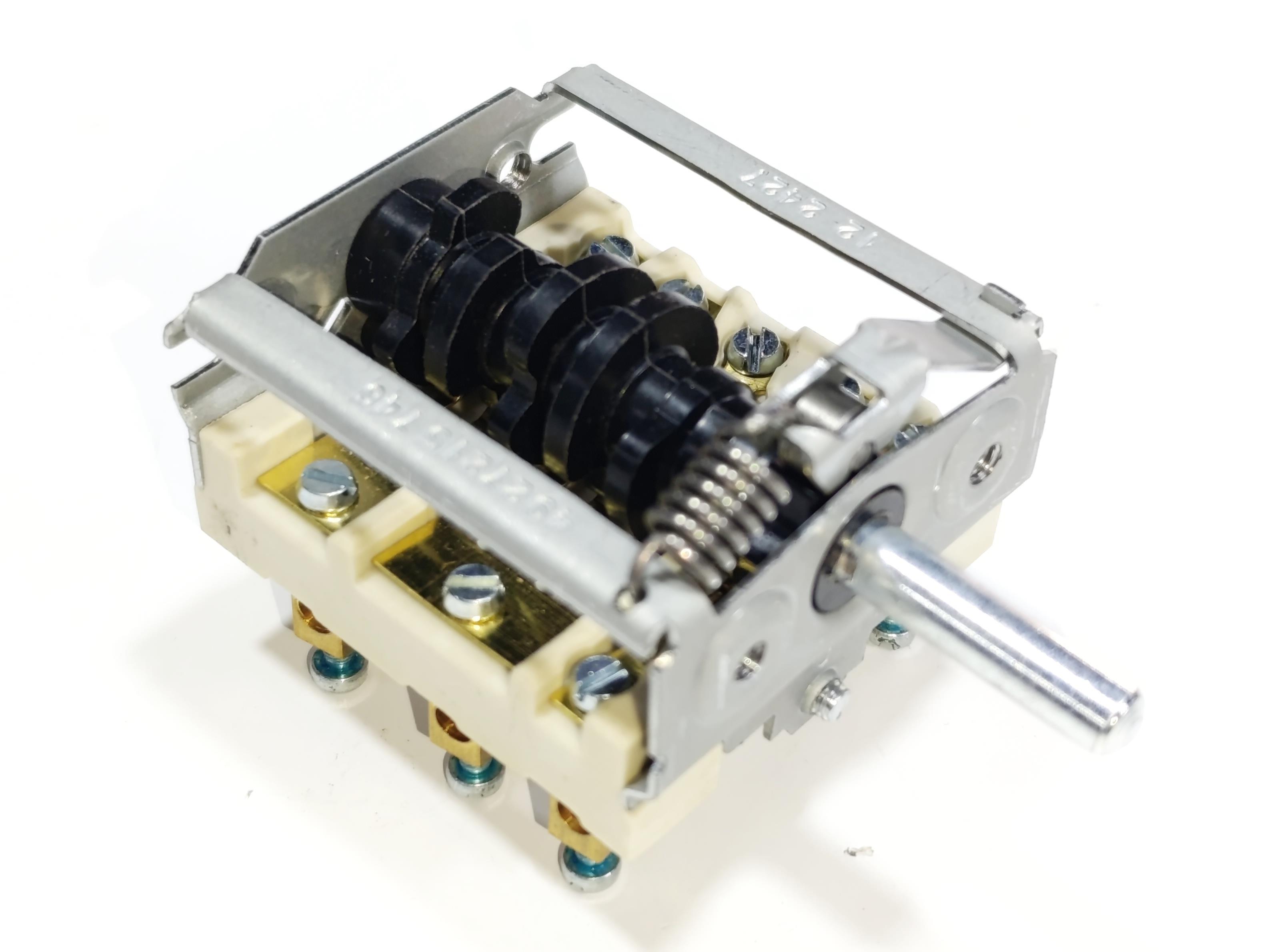 EGO Çevirmeli Şalter 49.27215.746 6+0 pozisyonlu 16 Amper