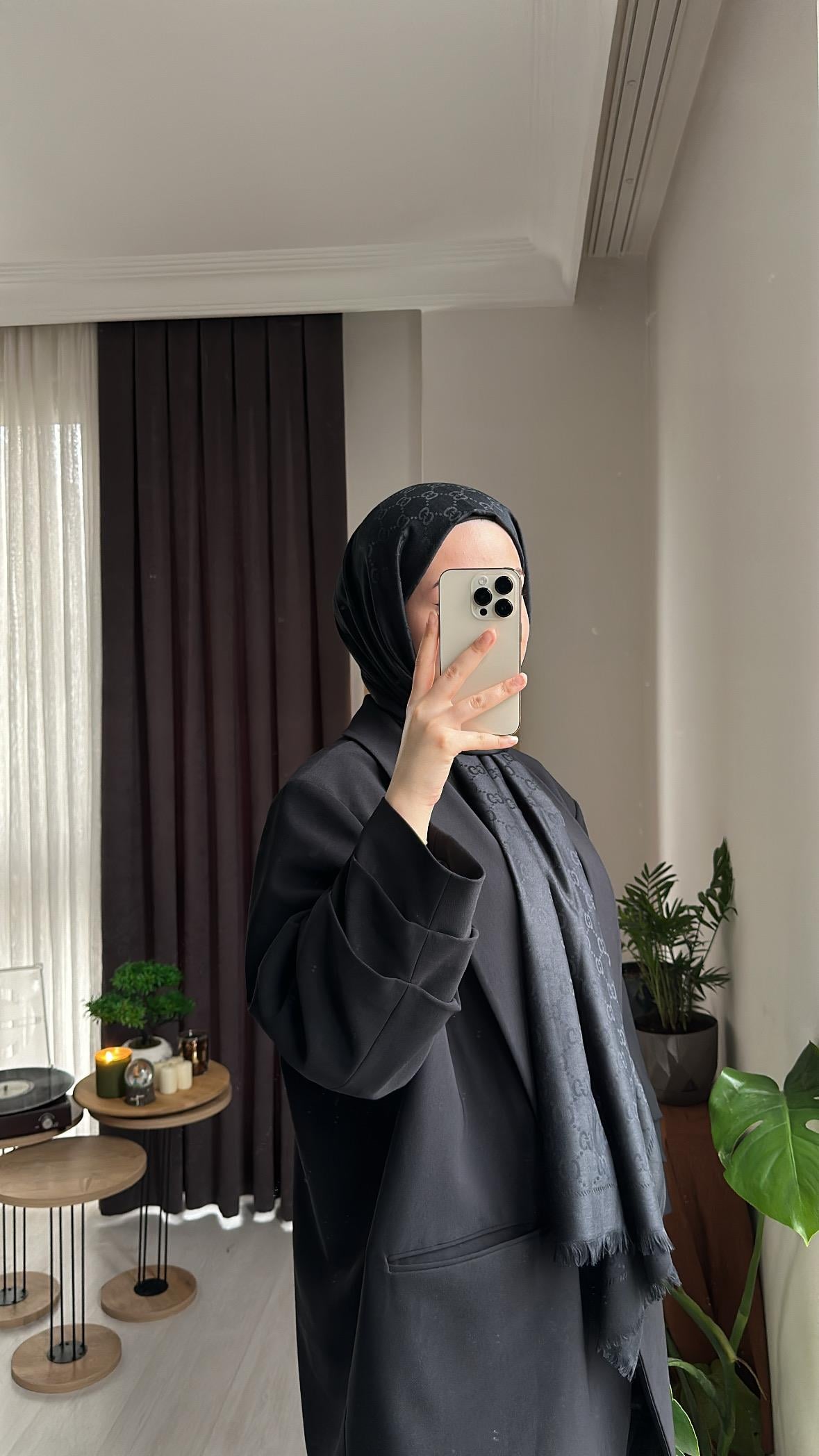 Siyah Gucci Şal