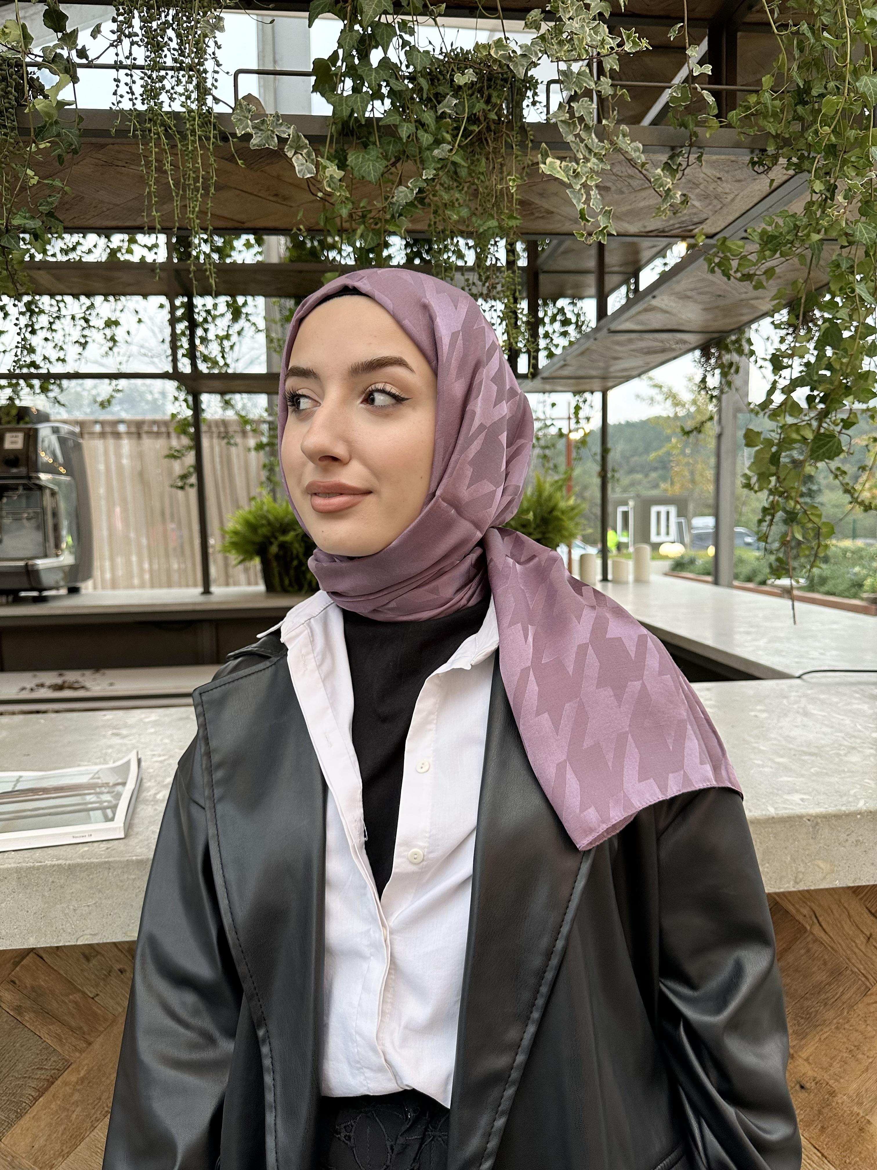 Tozlu Eflatun Kazayağı Desen