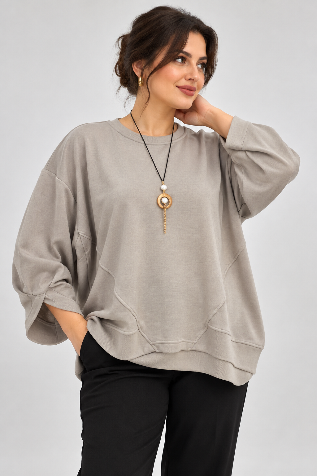 Kolyeli Krem Asimetrik kesim Büyük Beden Sweatshirt 
