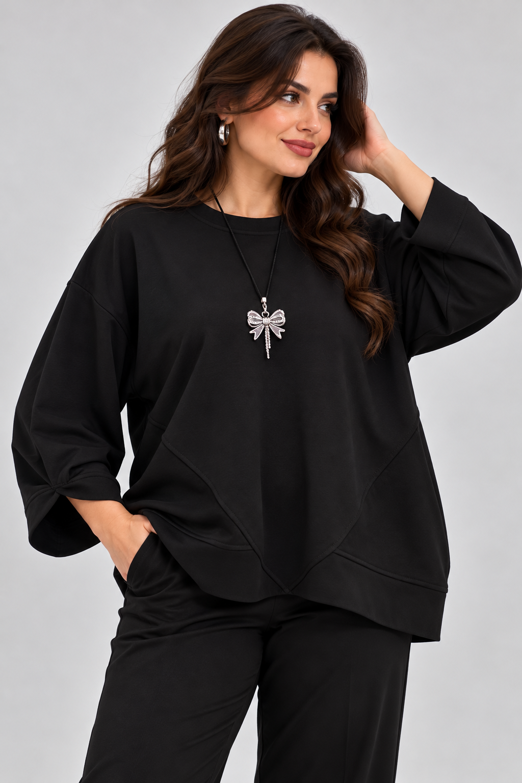 Kolyeli Siyah Asimetrik kesim Büyük Beden Sweatshirt 