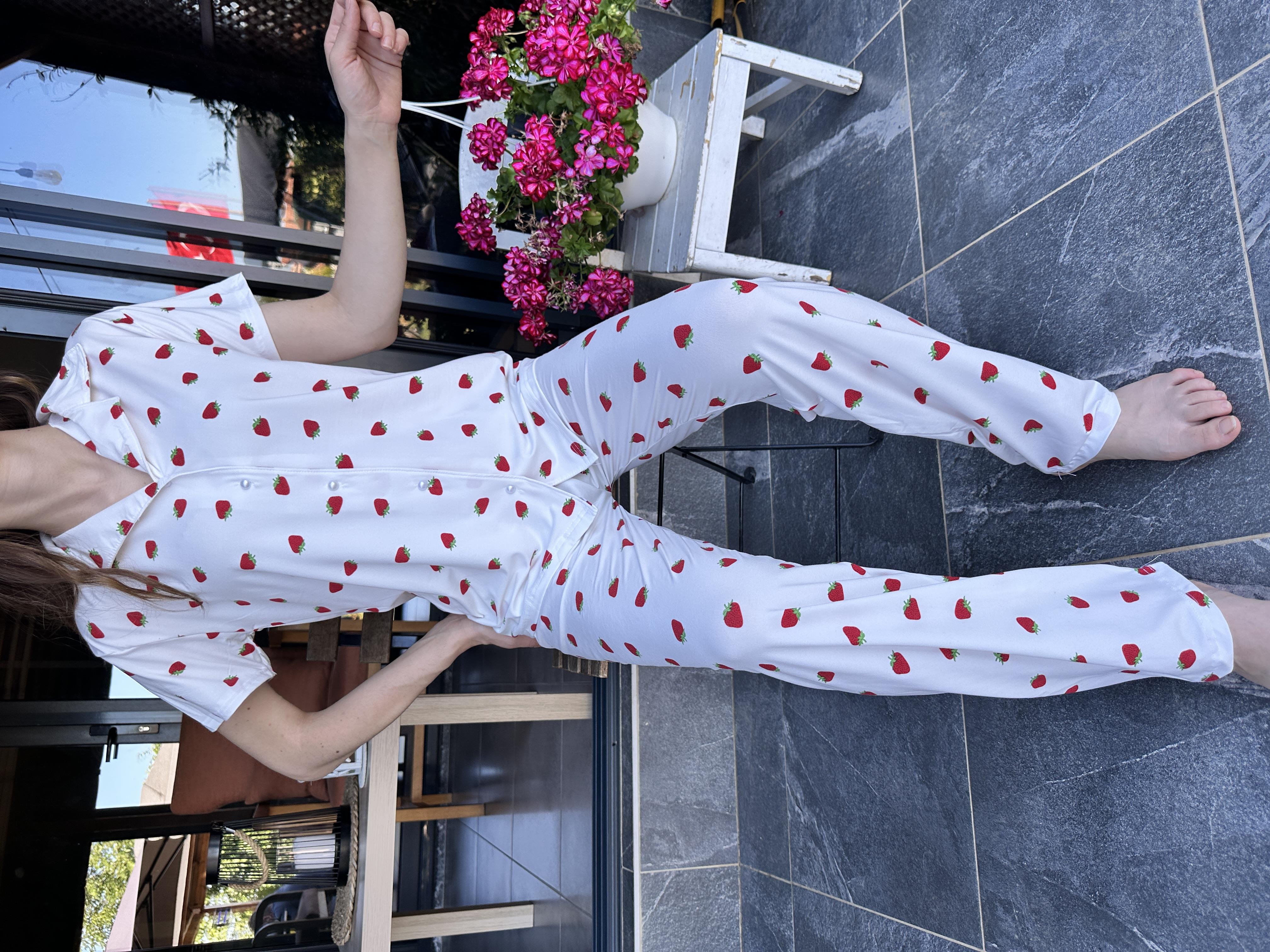 Çilek Desenli Kısa Kol Milan Pijama Takım
