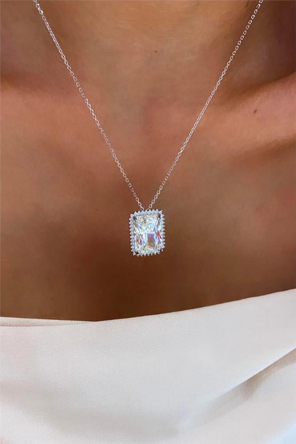 Effective Shiny Four Tie Kolye